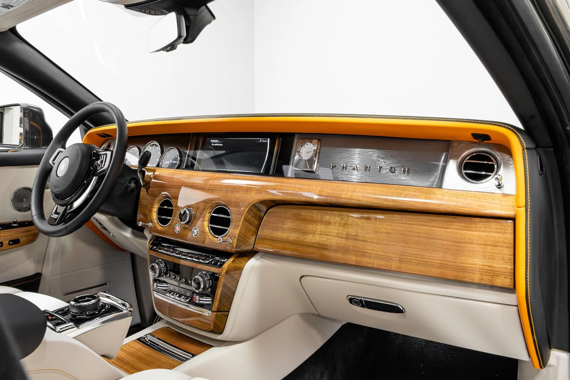 mph022_1617495589_Used_2019_Rolls_Royce_Phantom_1770350910_c6321b732c