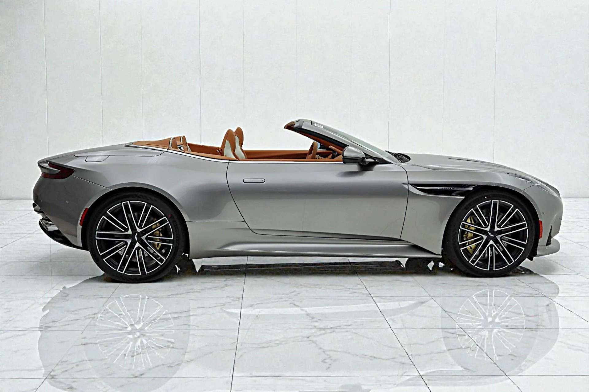 mph022_1619228480_New_2026_Aston_Martin_DB_12_Volante_cf2b18a6da