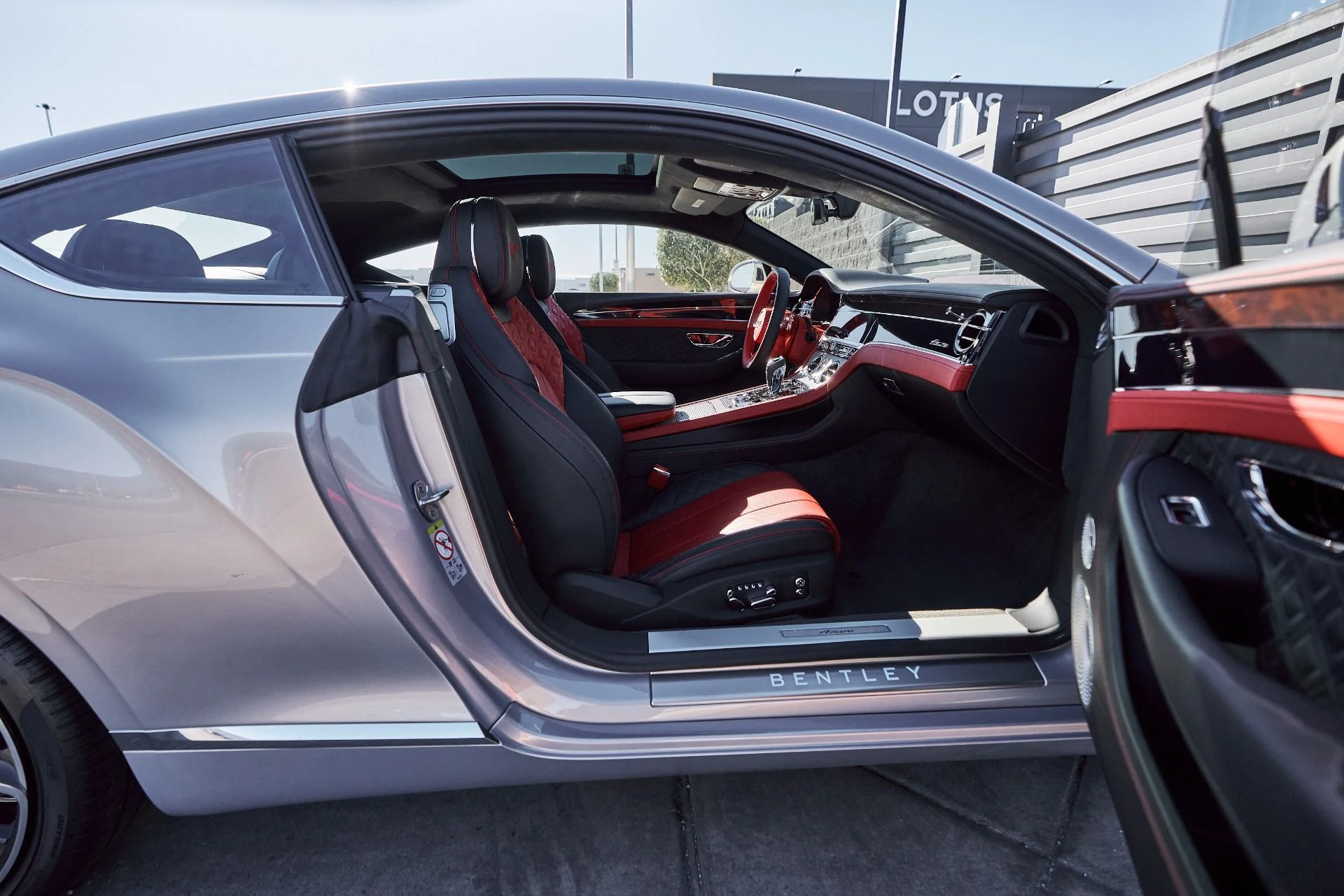 mph022_1634562132_Used_2023_Bentley_Continental_GT_Azure_1764903567_df61aa5f7c