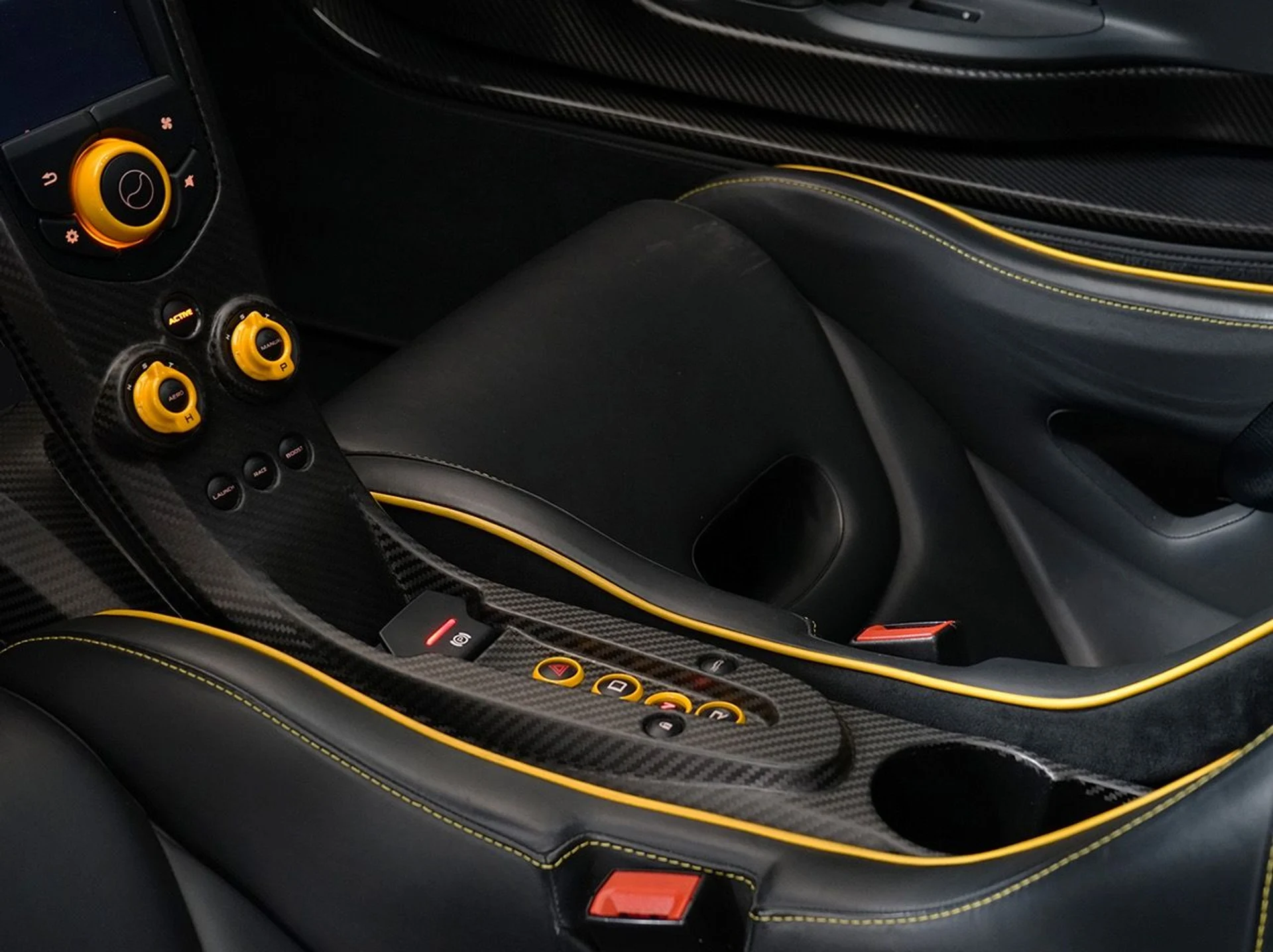 mph022_163689410_Used_2013_Mc_Laren_P1_Coupe_1708473584_b4eeb05ba0