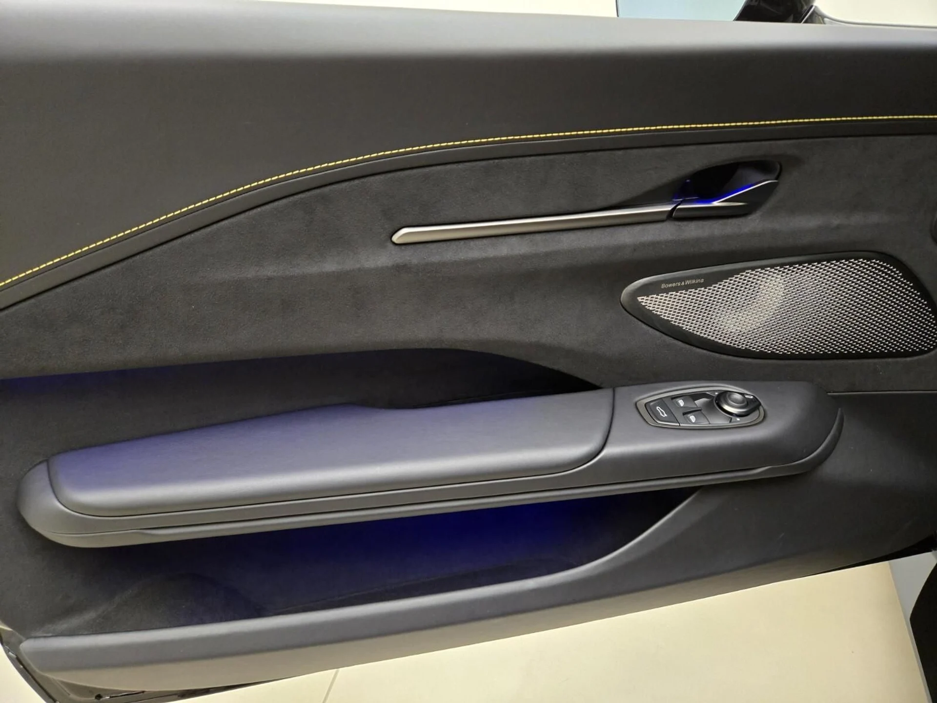 mph022_1642795952_New_2026_Aston_Martin_Vantage_S_1775539083_93869a3bf9