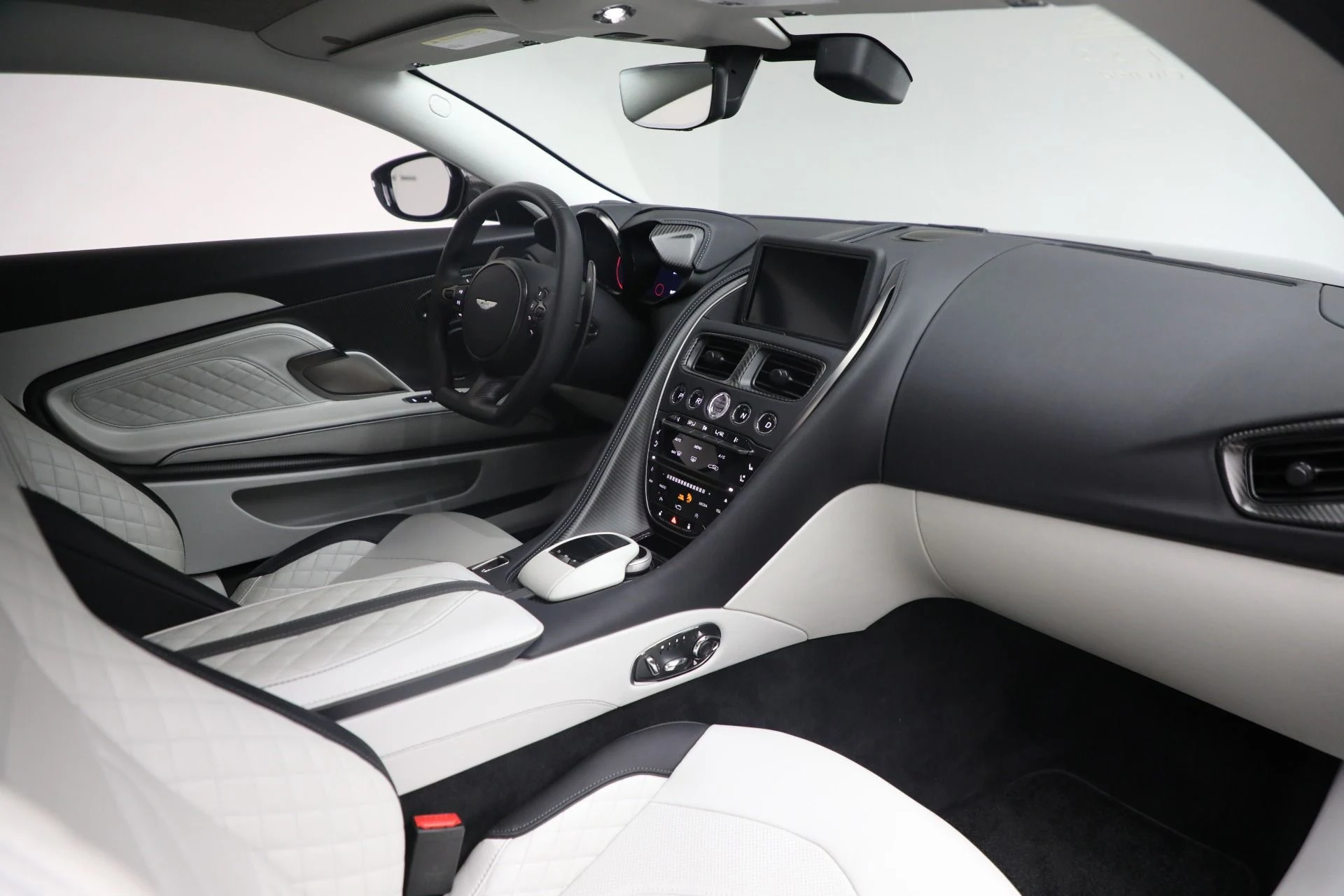 mph022_1645249496_Used_2023_Aston_Martin_DBS_770_Ultimate_682a422d00