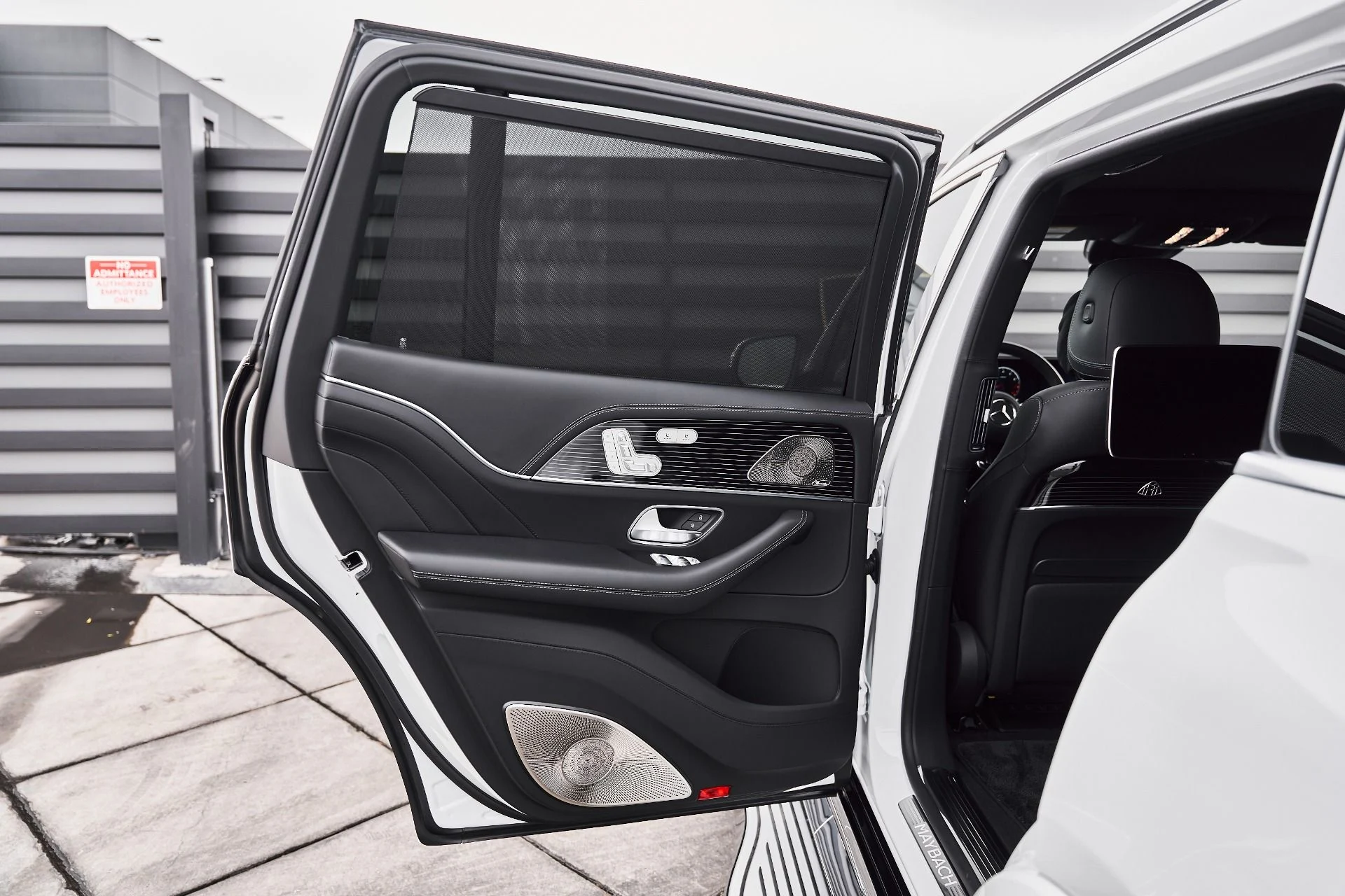 mph022_1648198253_Used_2026_Mercedes_Benz_GLS_Maybach_GLS_600_1777160227_ce13cc889c