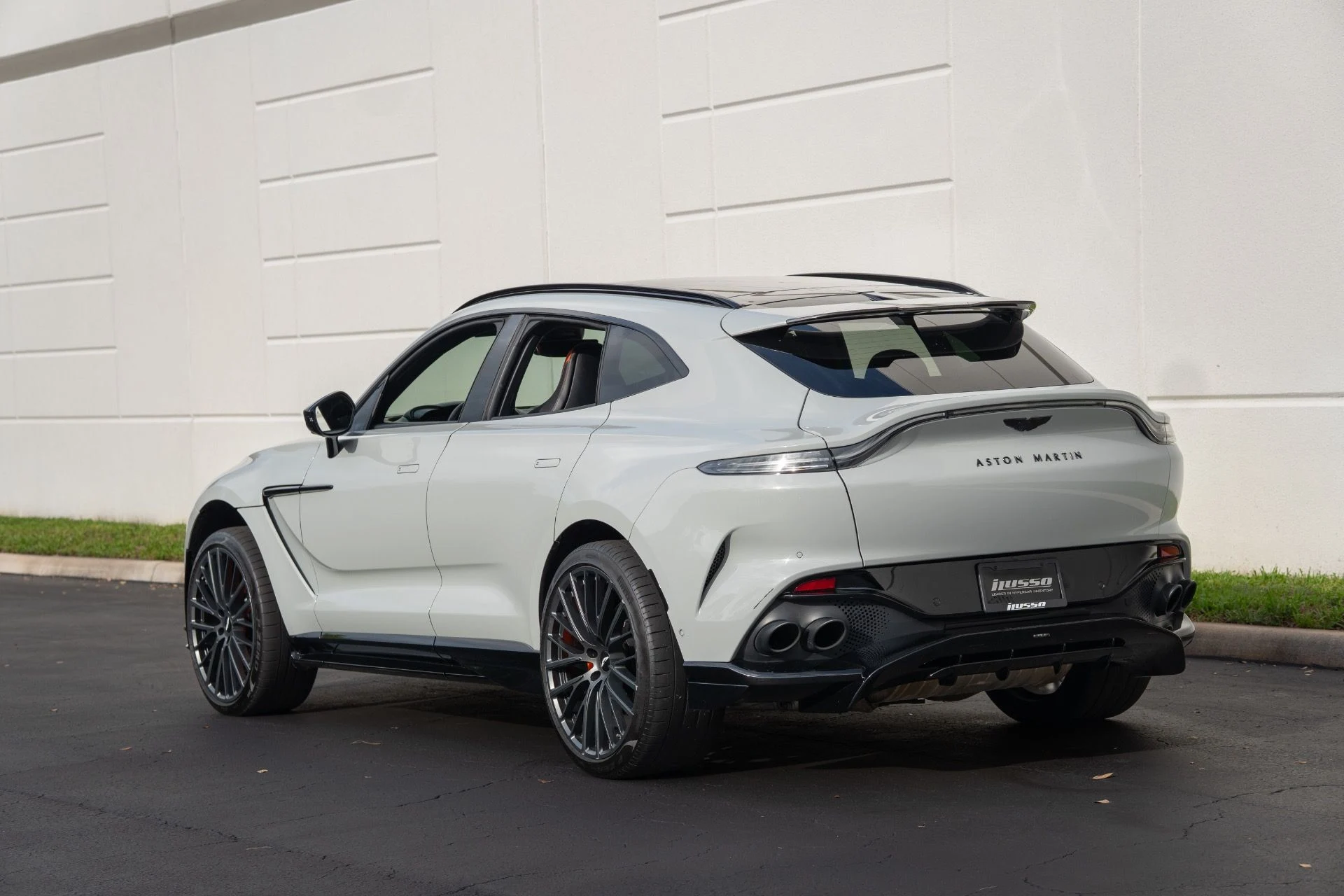 mph022_1648744428_Used_2023_Aston_Martin_DBX_707_1756441558_1ff20900e7