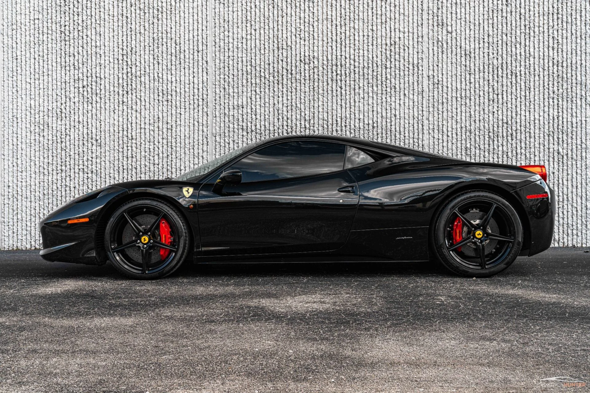mph022_1654417604_Used_2011_Ferrari_458_Italia_w_Carbon_Interior_Front_Lift_Reverse_Camera_1698873860_a0c59171b7