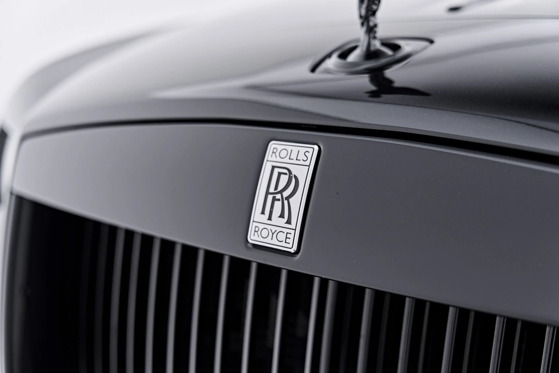 mph022_1660243051_Used_2019_Rolls_Royce_Dawn_Base_1790207904_9e4c3491b2