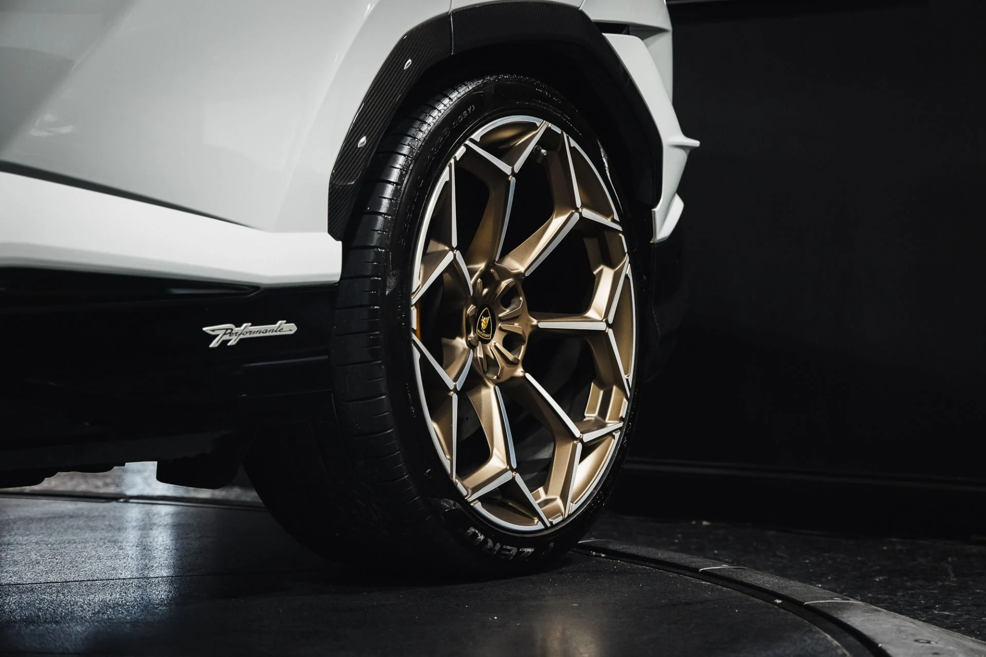 mph022_1661321584_Used_2023_Lamborghini_Urus_Performante_1775866917_12673c8825