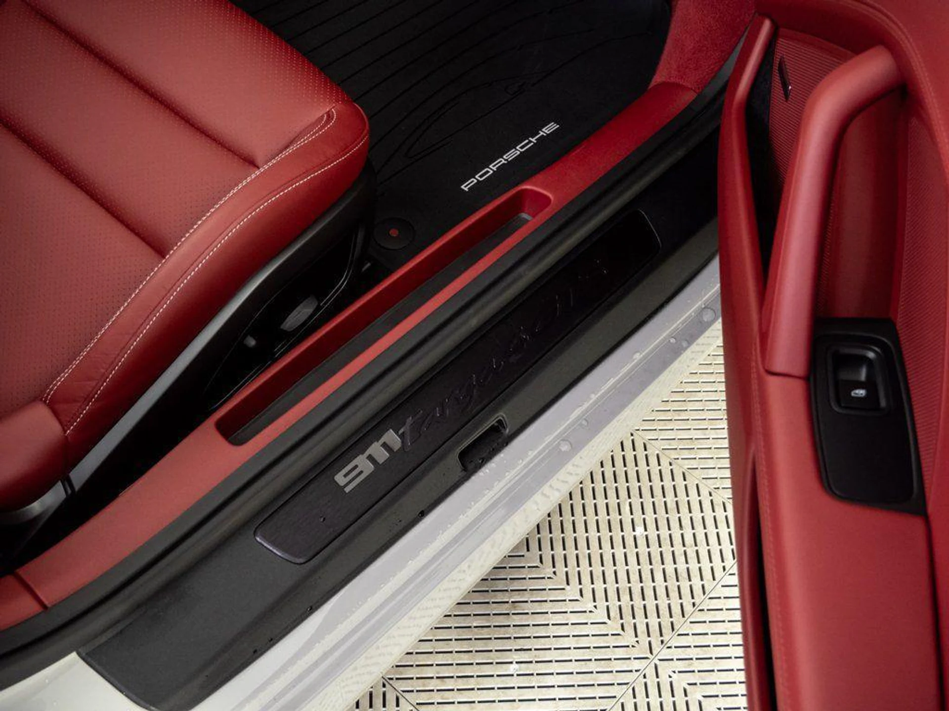 mph022_1665672892_F4_G6m_Dvf2tpc3lsf_UKX_3_NI_Avdi8_cd2819e5ee