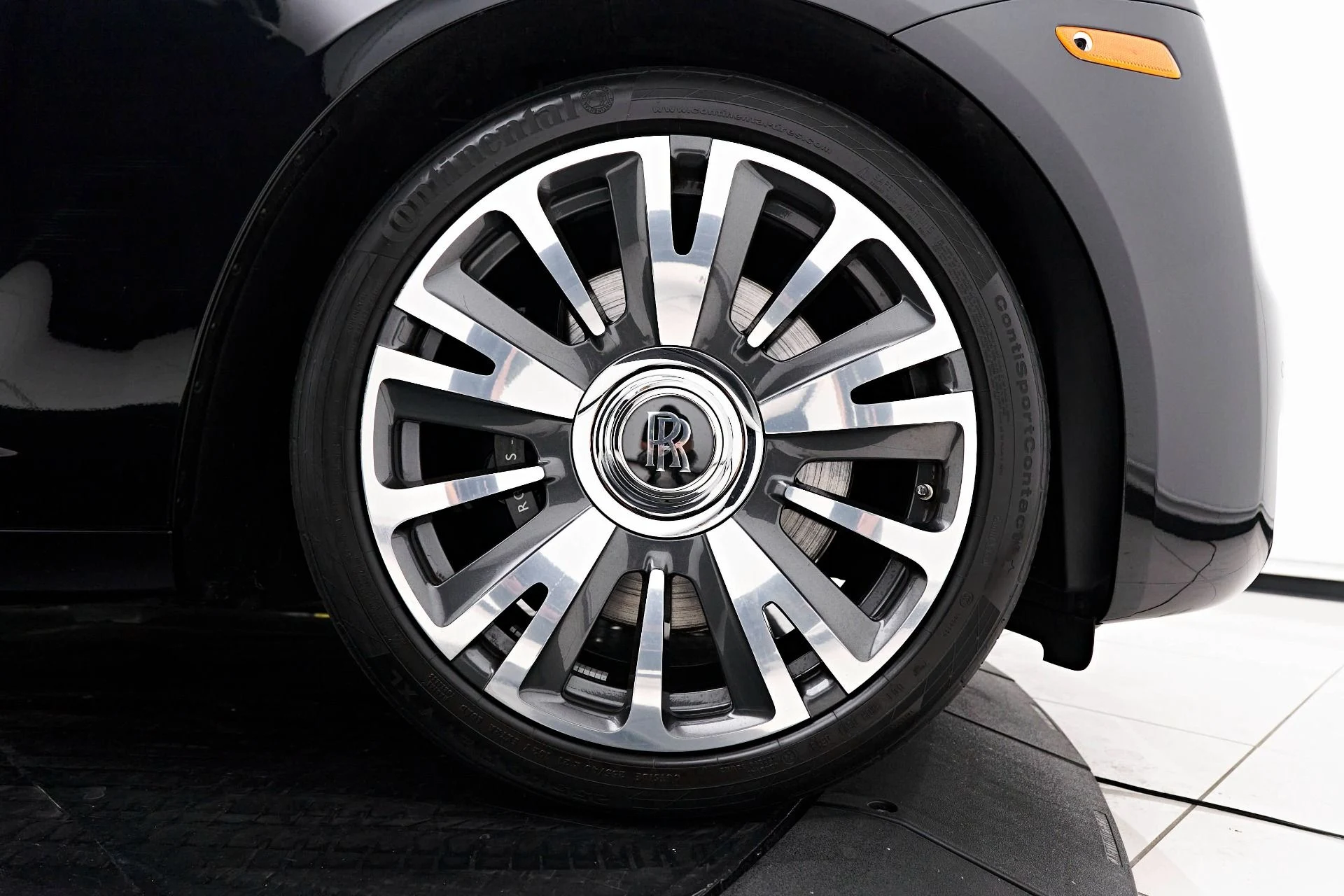 mph022_1665943926_Used_2019_Rolls_Royce_Ghost_Base_1713298107_560b6a962e