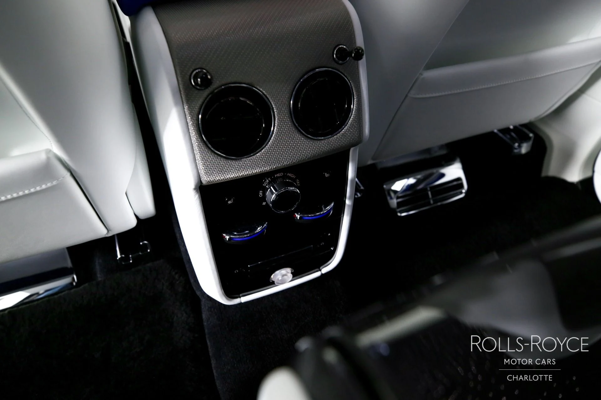 mph022_1668618095_Used_2023_Rolls_Royce_Black_Badge_Cullinan_1769450134_2517e94281