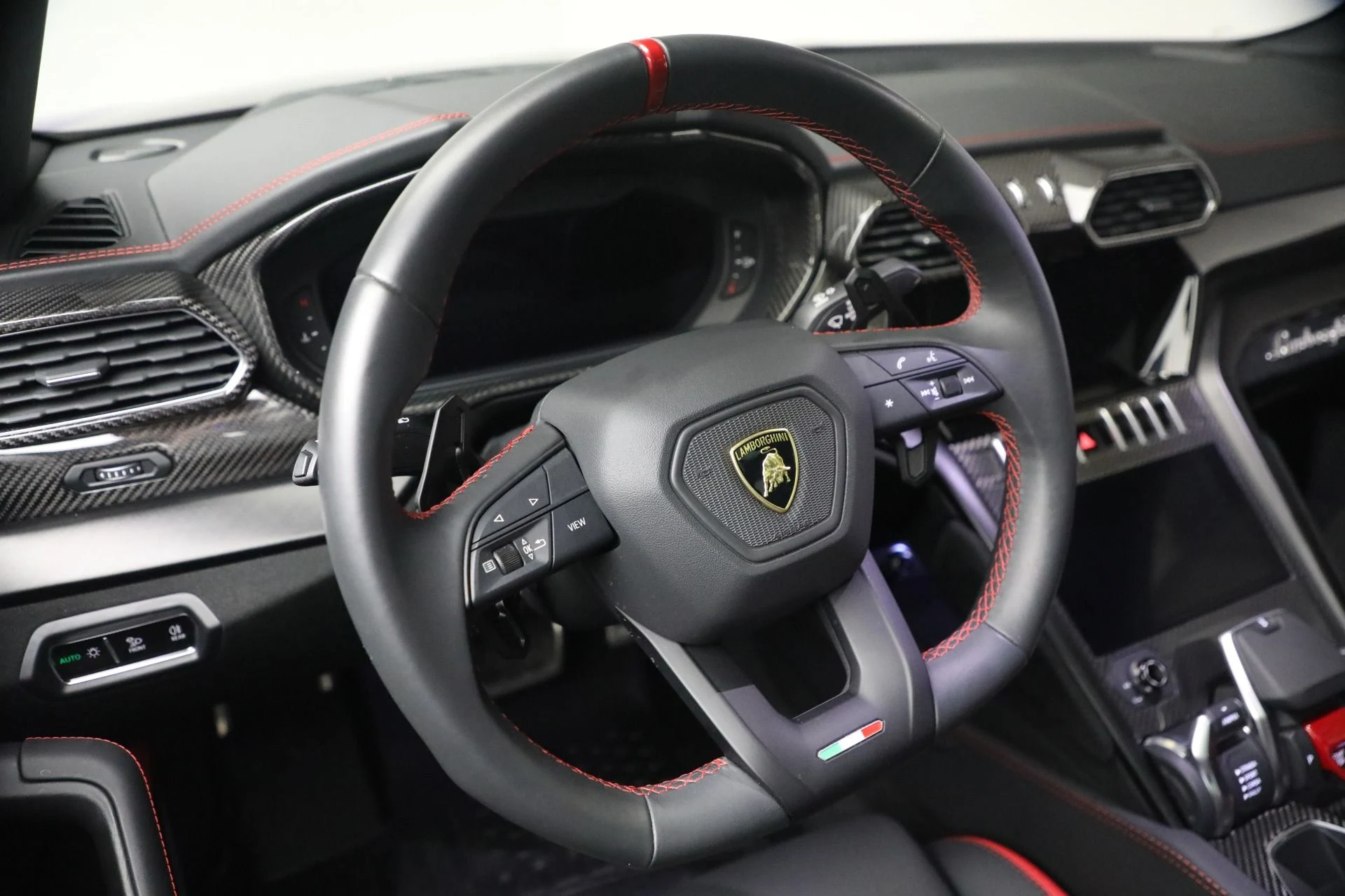 mph022_1675332644_Used_2024_Lamborghini_Urus_Performante_1770476069_d8a3327fb4