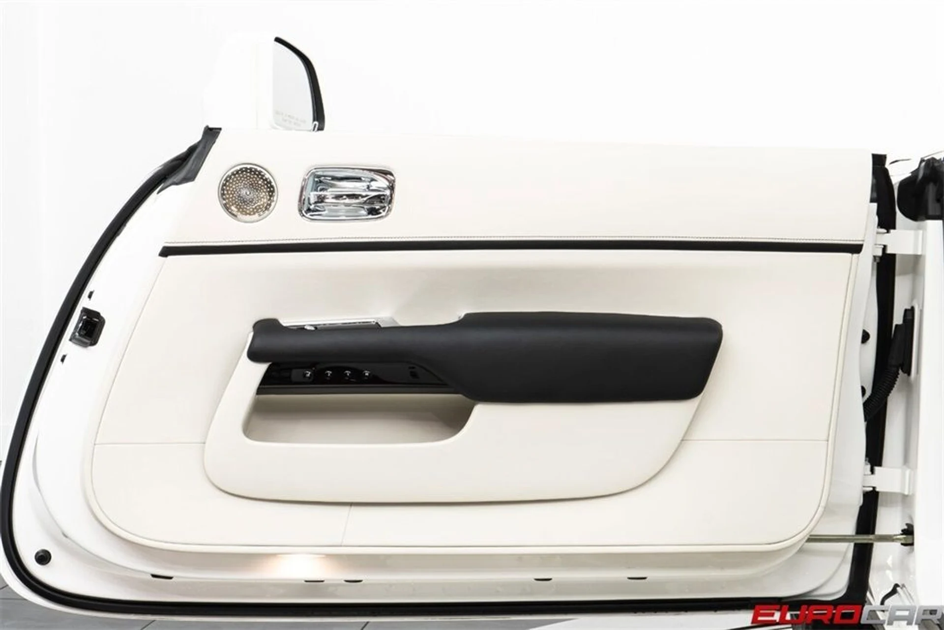 mph022_167551325_image_23_cea0aa5461