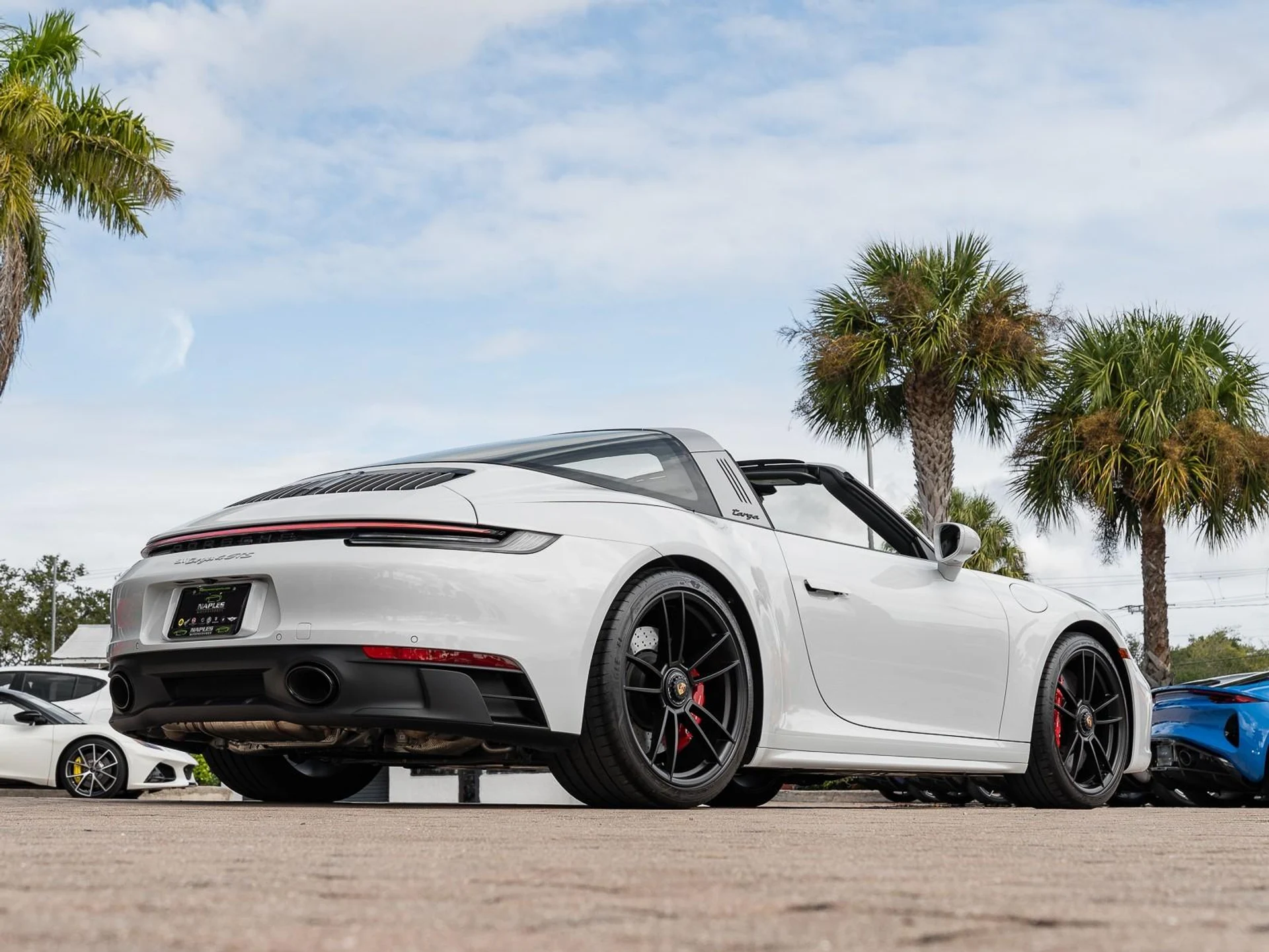 mph022_1684437416_Used_2023_Porsche_911_4_GTS_1764191339_7add8e1b23