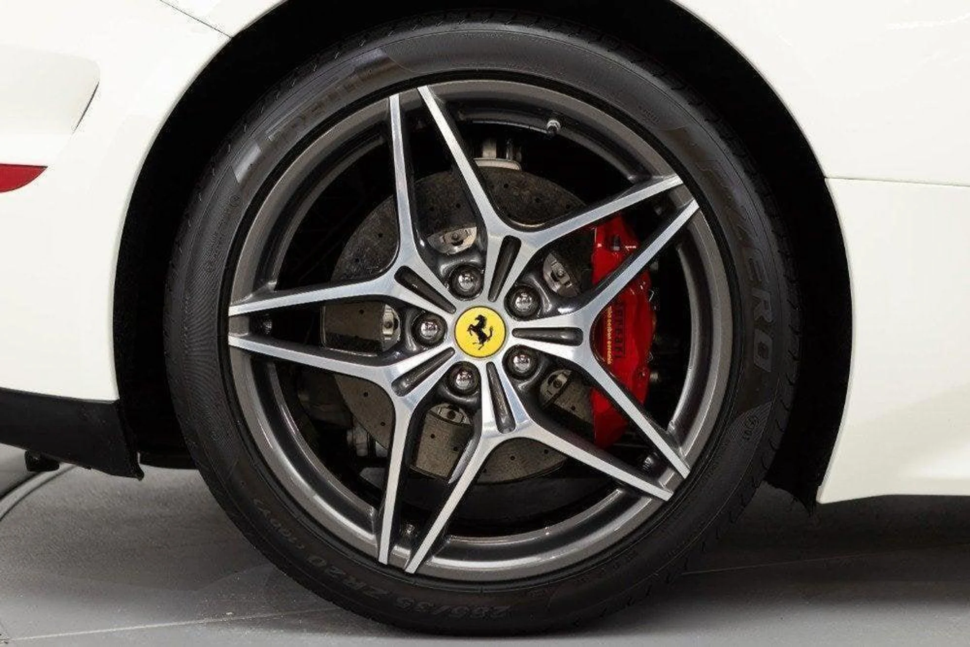 mph022_1695501003_Used_2016_Ferrari_California_T_1777368209_1dfdbdeac0