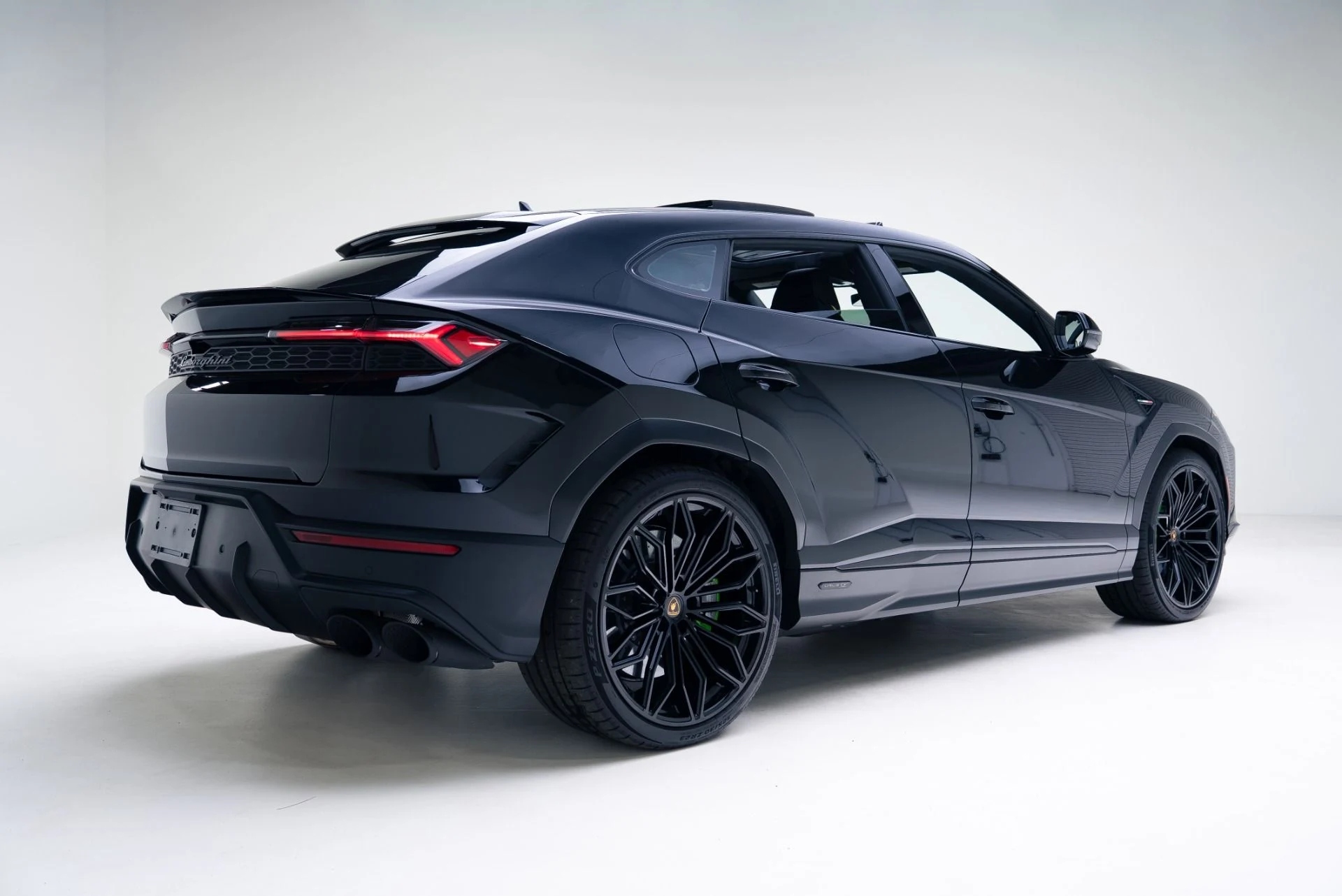 mph022_1699541949_Used_2025_Lamborghini_Urus_SE_1767912107_6a4d046a52