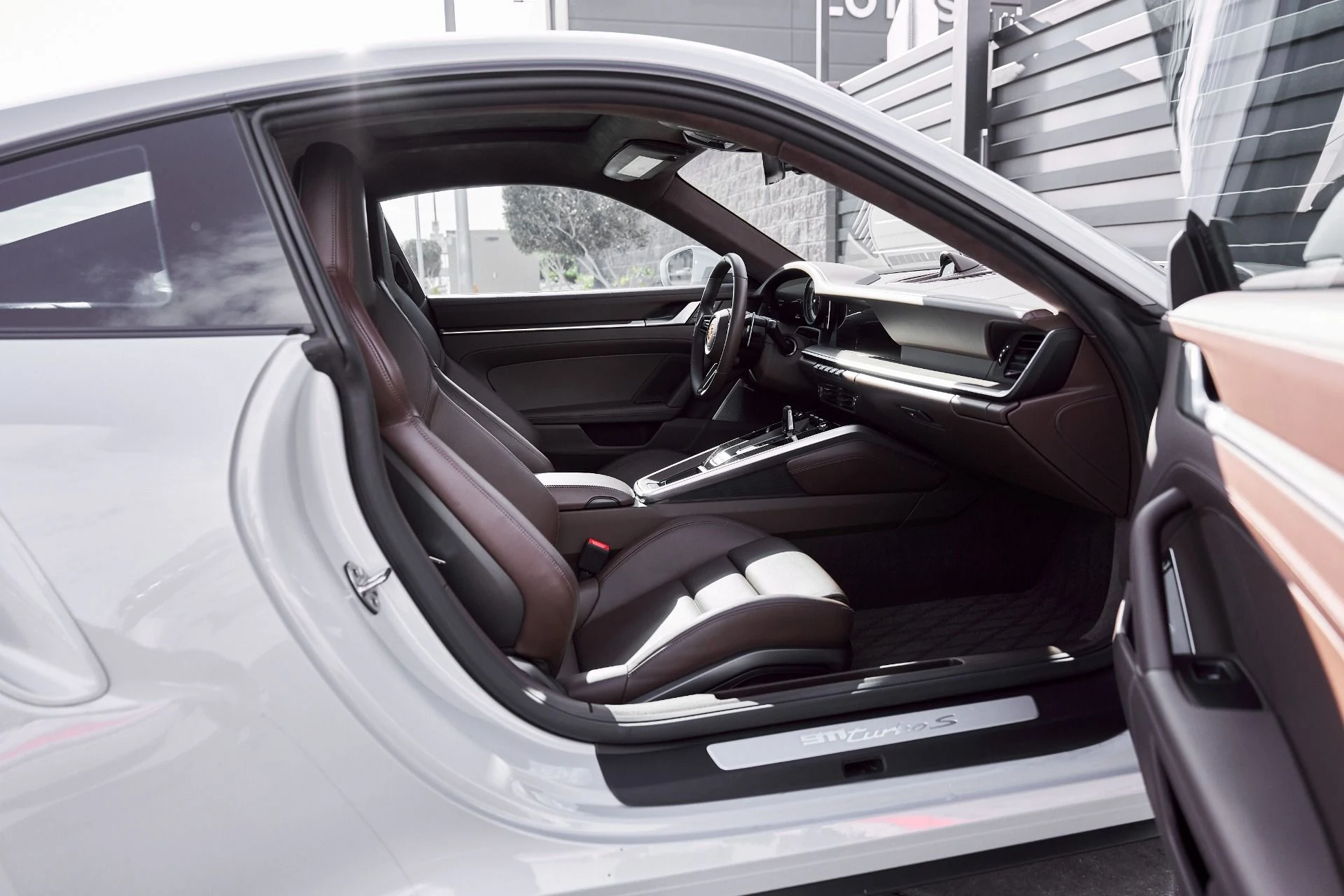 mph022_1706286885_Used_2024_Porsche_911_Turbo_S_1767838706_134ce90463