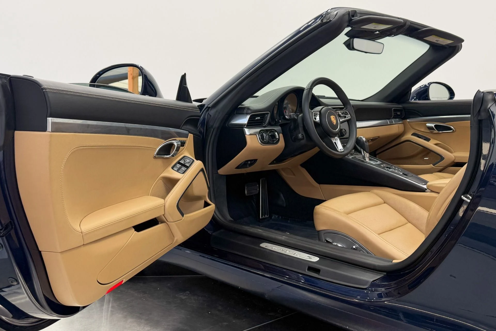 mph022_1716714814_Used_2018_Porsche_911_Carrera_S_Cabriolet_Sport_Package_Permium_Package_Plus_1784928158_a204f76329