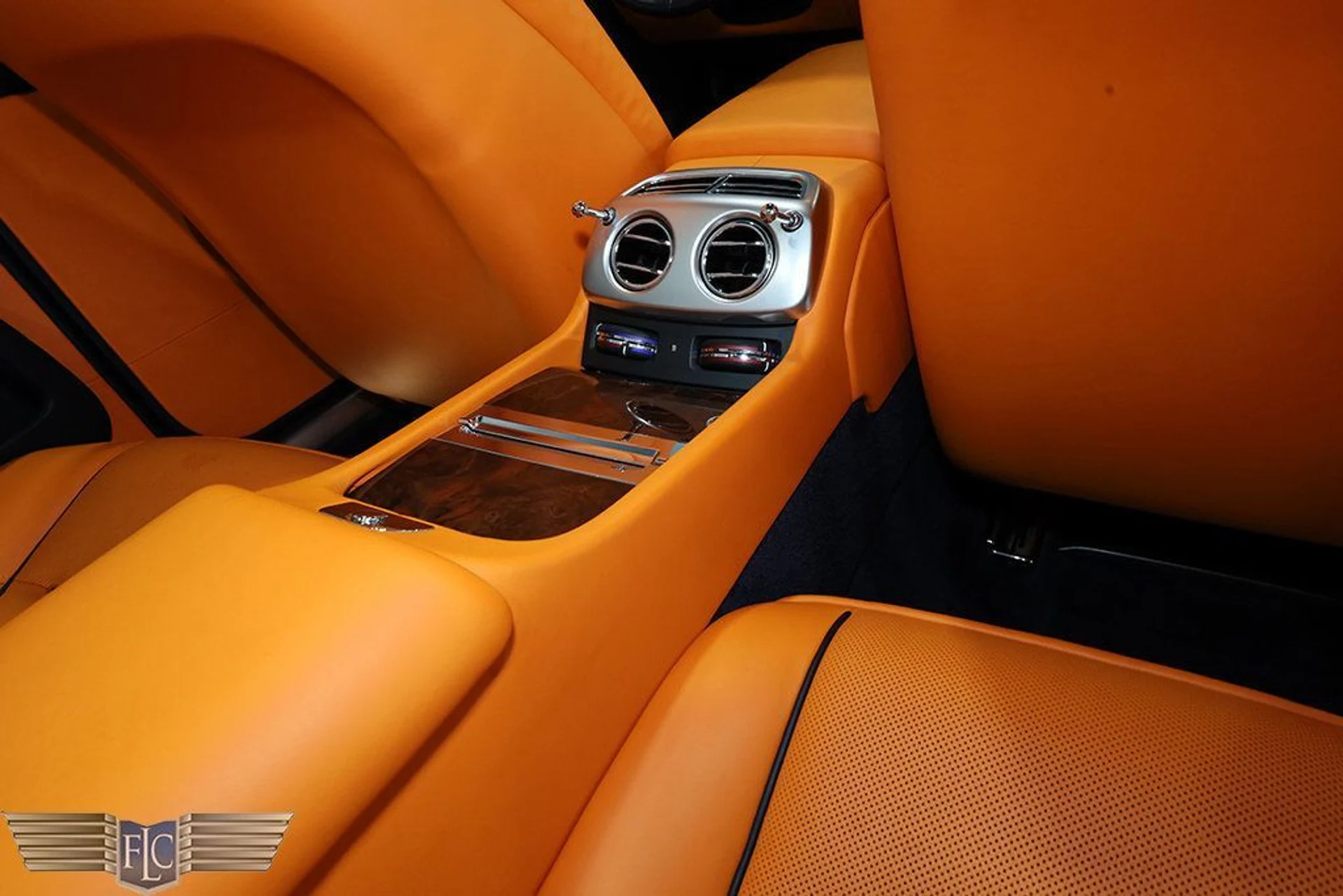 mph022_1717434932_used_2017_rolls_royce_dawn_convertible_9689_22999334_23_1024_98409e7345