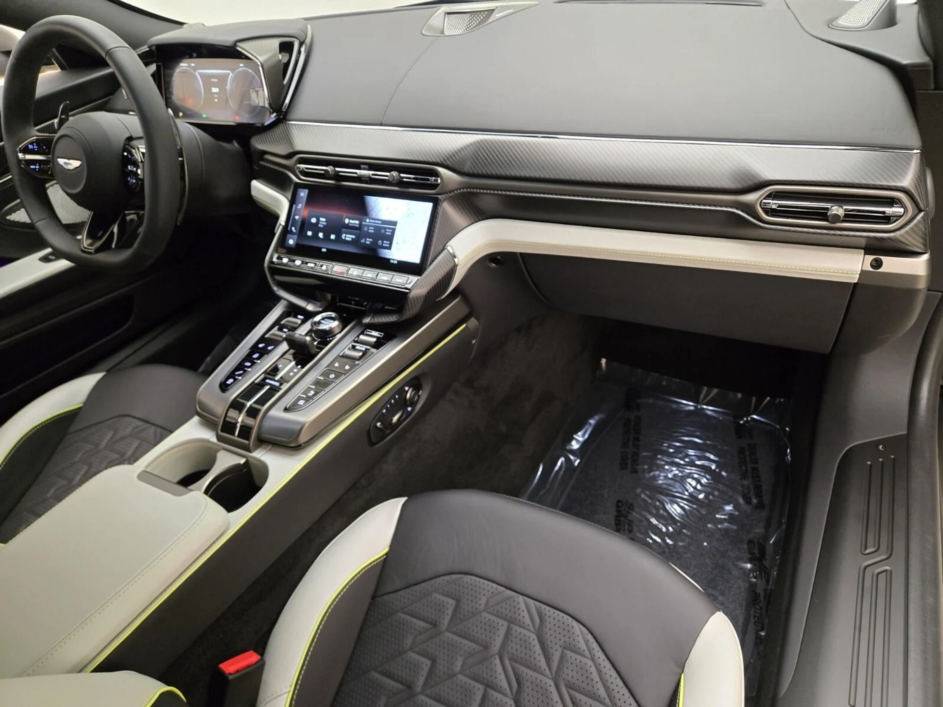 mph022_1731796972_New_2025_Aston_Martin_Vanquish_V12_1742812624_756d3cd284