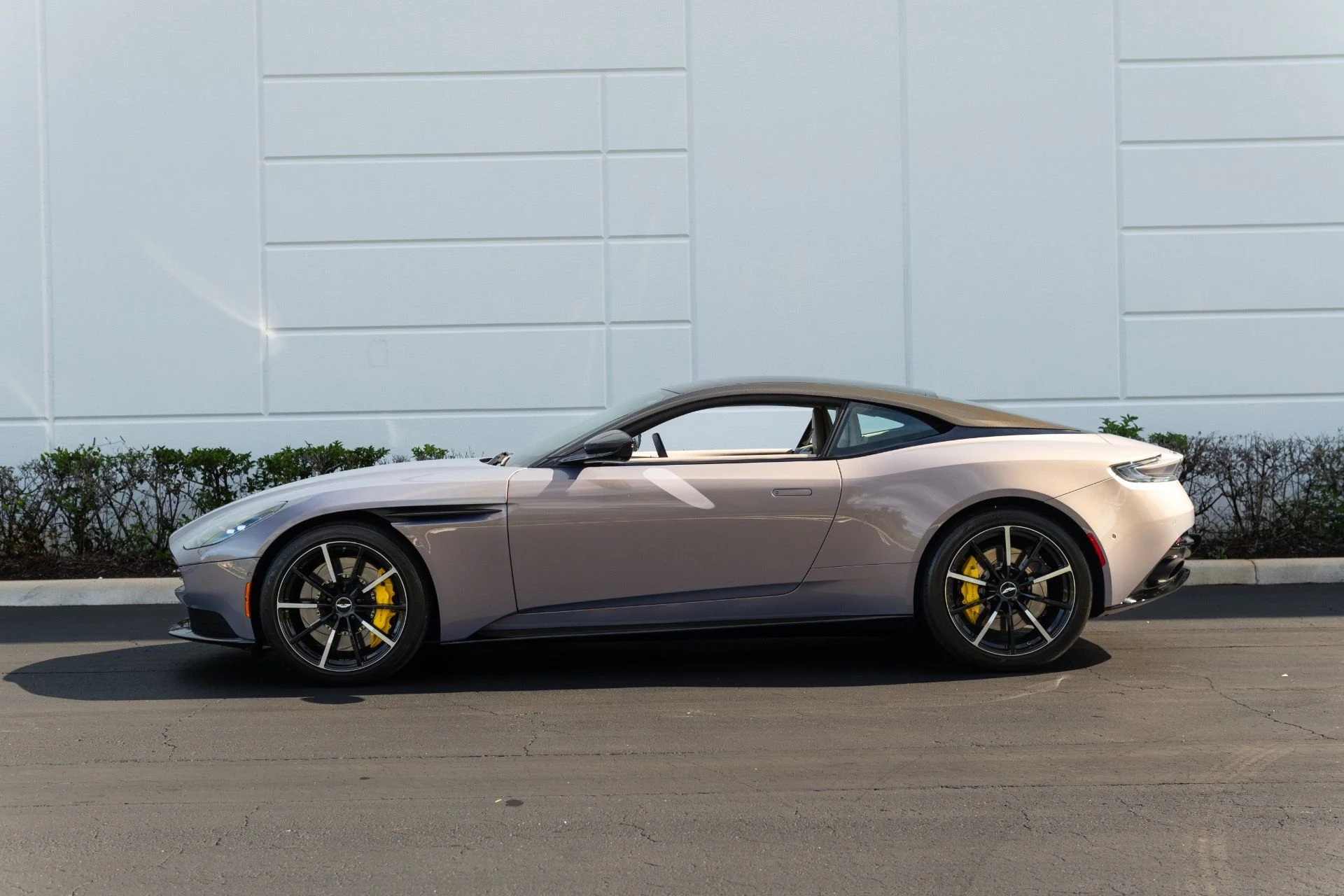 mph022_1742282055_Used_2023_Aston_Martin_DB_11_V8_1765580220_e3499551a5