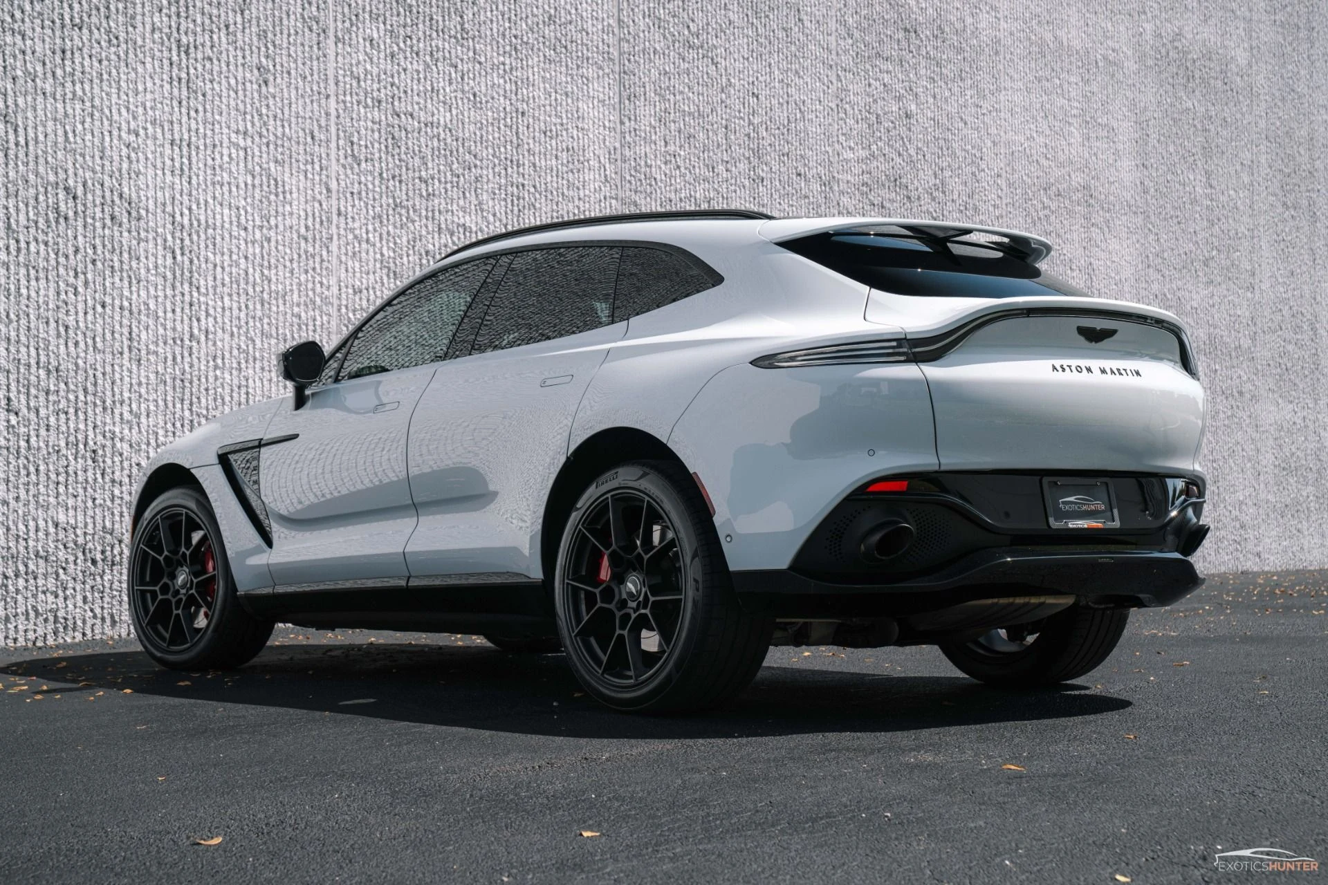 mph022_1743172518_Used_2021_Aston_Martin_DBX_225_K_MSRP_in_AML_Special_Paint_Black_Pack_DB_Elegance_Pack_1741980813_e31c43d99a