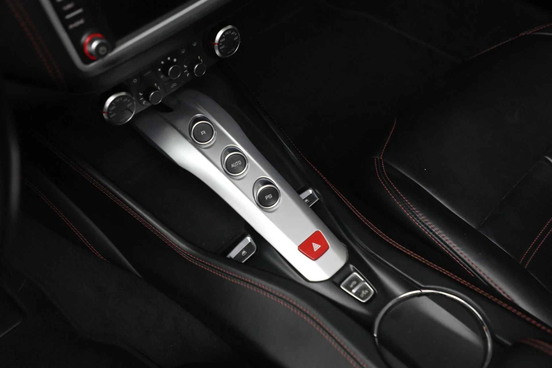 mph022_1750688334_Used_2015_Ferrari_California_T_1792181139_f22bc9ca23