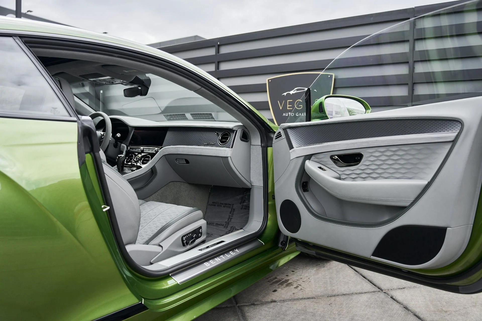 mph022_1755433069_Used_2025_Bentley_Continental_GT_Speed_1763168607_97d0d72635