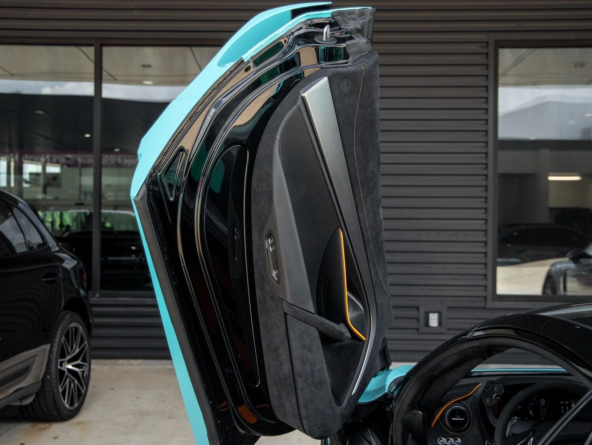 mph022_176045148_23_29e27987b0