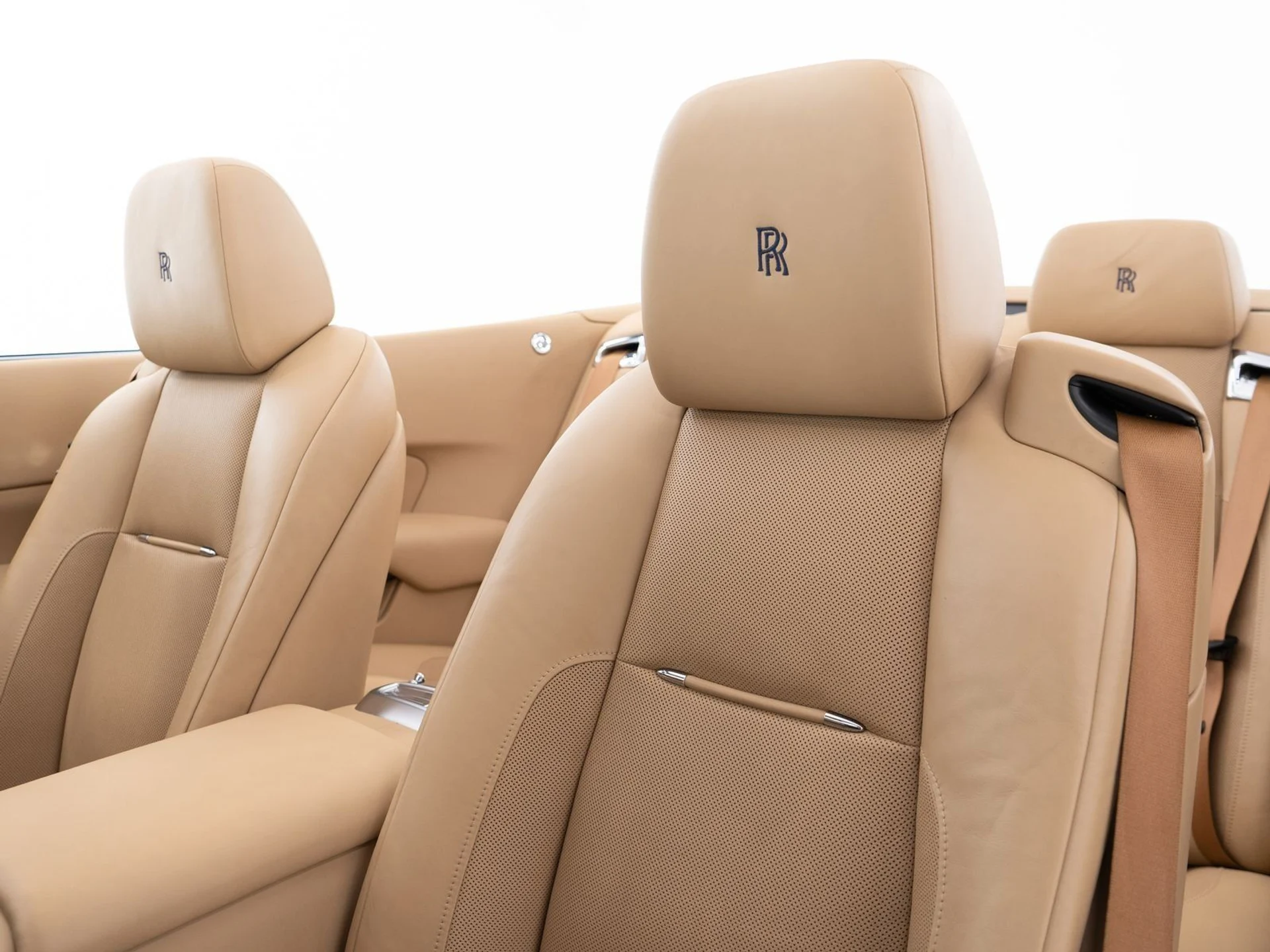 mph022_1765097567_e818e96db53f2a09eb2437cd148a41c8_e185bc7353