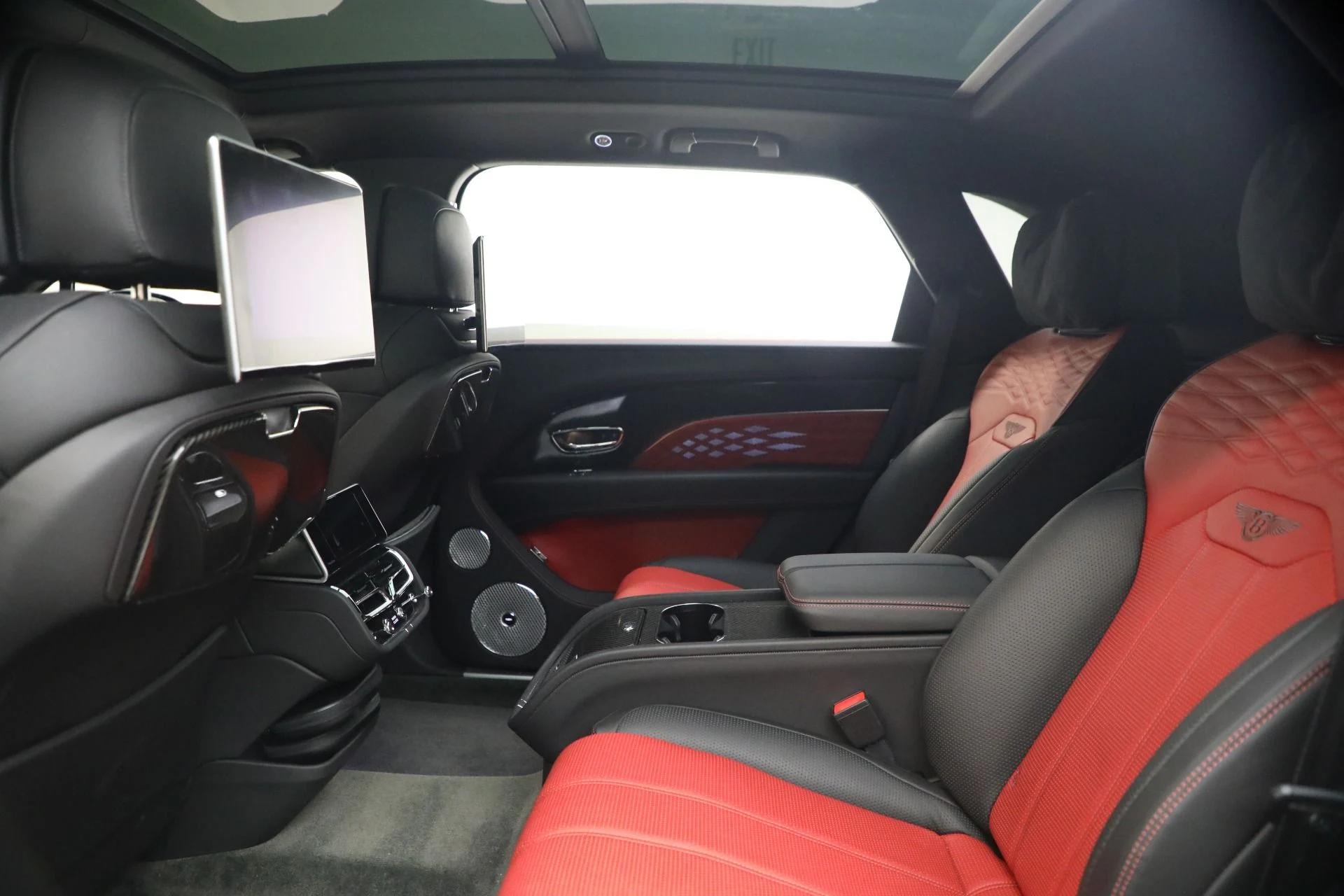 mph022_1771451062_Used_2023_Bentley_Bentayga_EWB_Azure_V8_First_Edition_1772501677_d221b78391