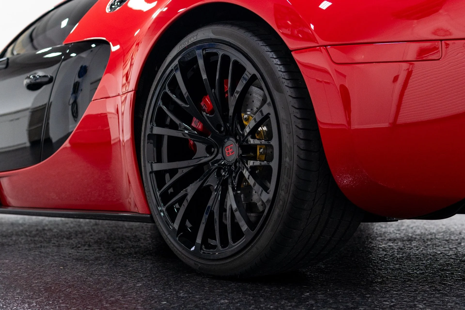 mph022_1776803028_Used_2008_Bugatti_Veyron_164_1769463944_53e9781836