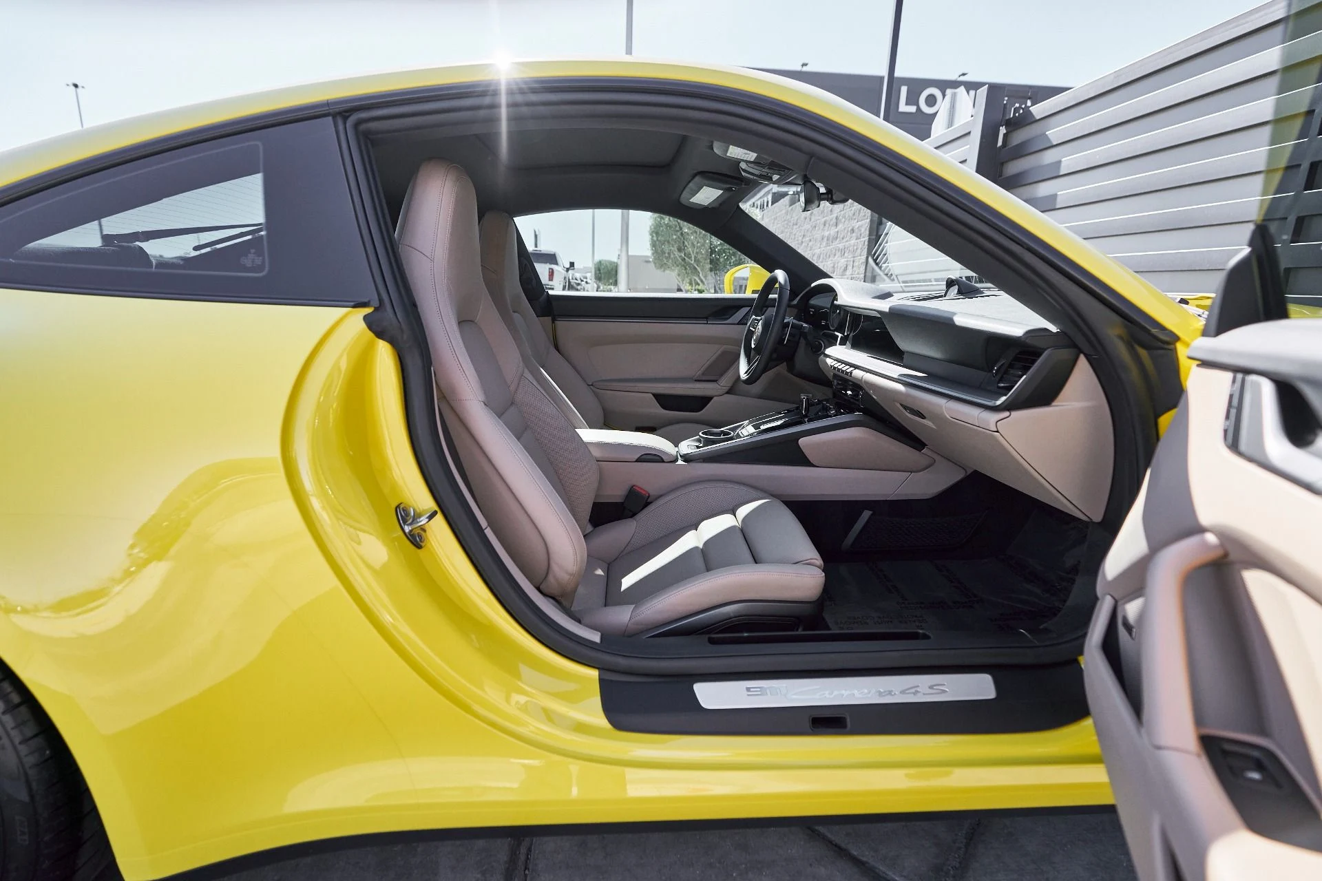 mph022_1782155847_Used_2022_Porsche_911_Carrera_4_S_1761081933_e3bd88b940