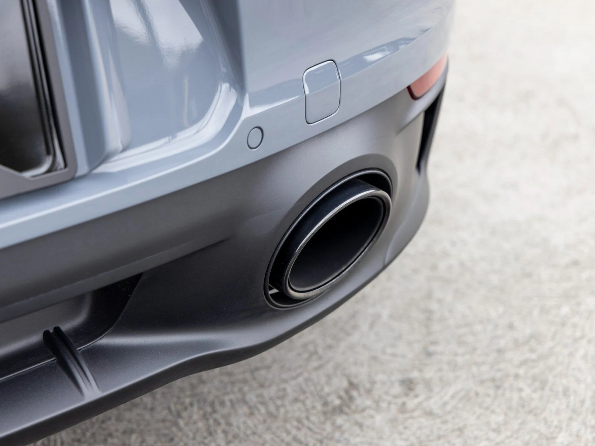 mph022_178569739_23_afece05385