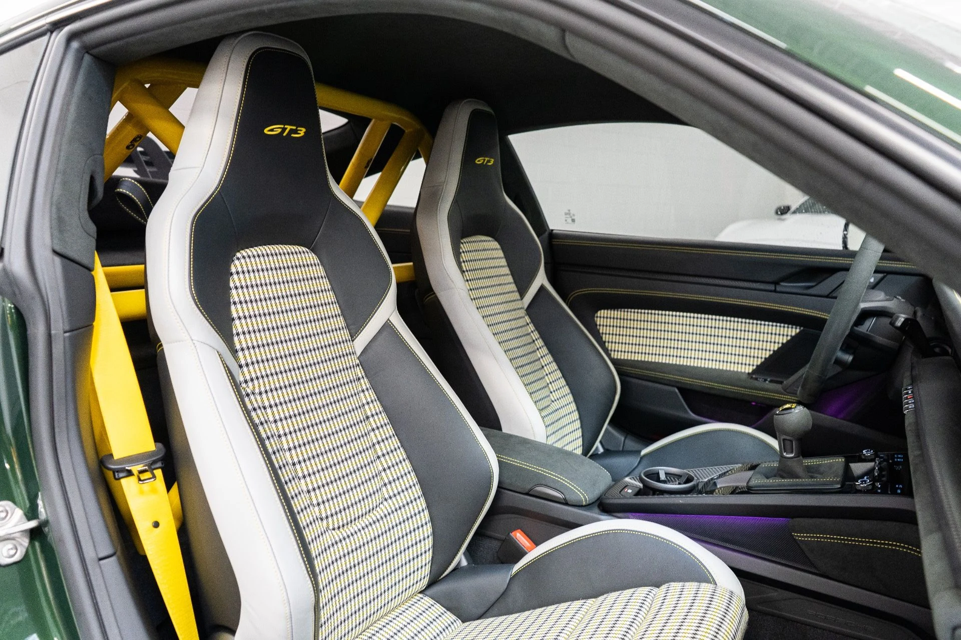 mph022_1789119751_Used_2026_Porsche_911_GT_3_1766611800_a2d6b106f3