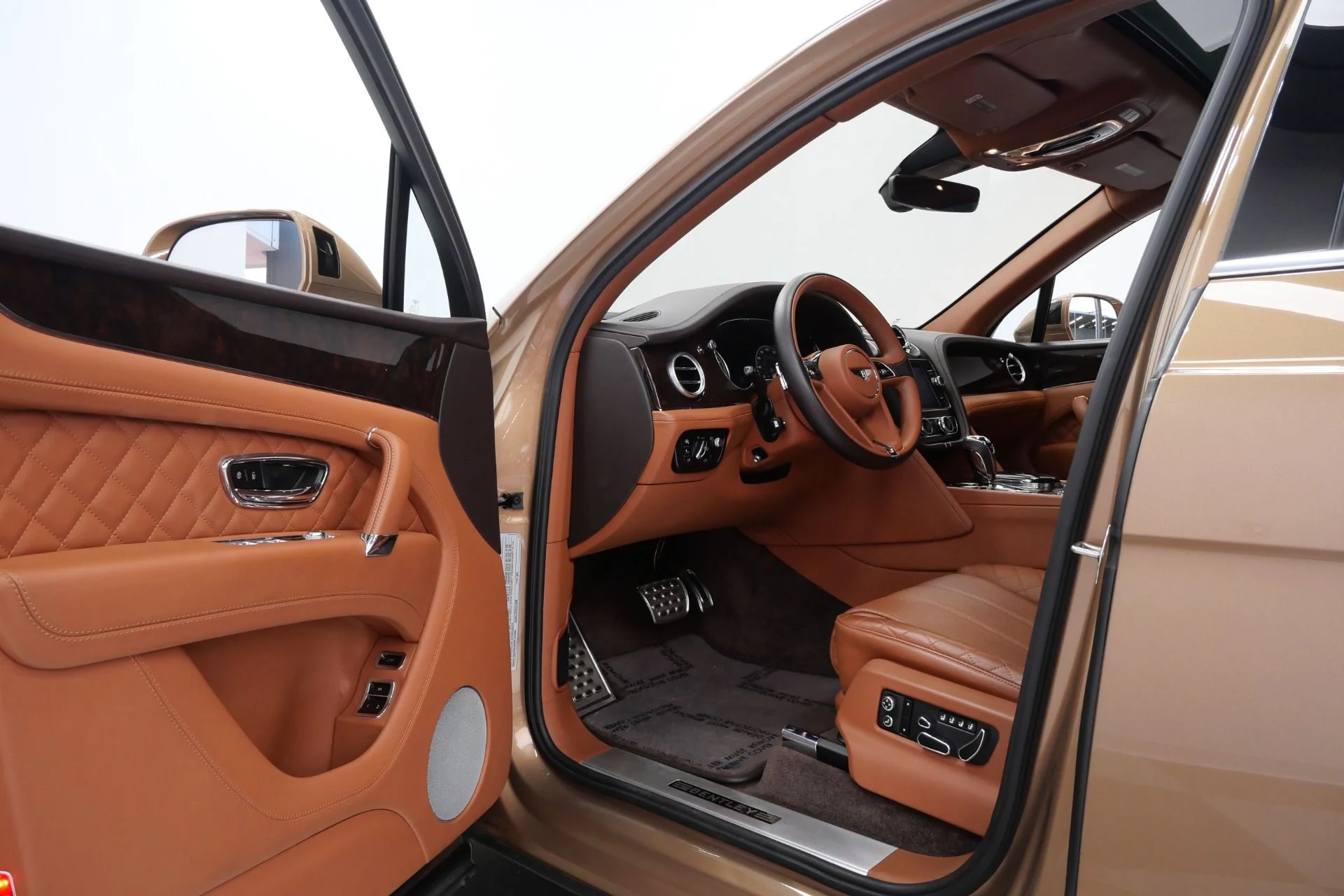 mph022_1789203398_Used_2017_Bentley_Bentayga_W12_Four_Seat_Comfort_Specification_with_Rear_Console_1776956660_fbc24d029a