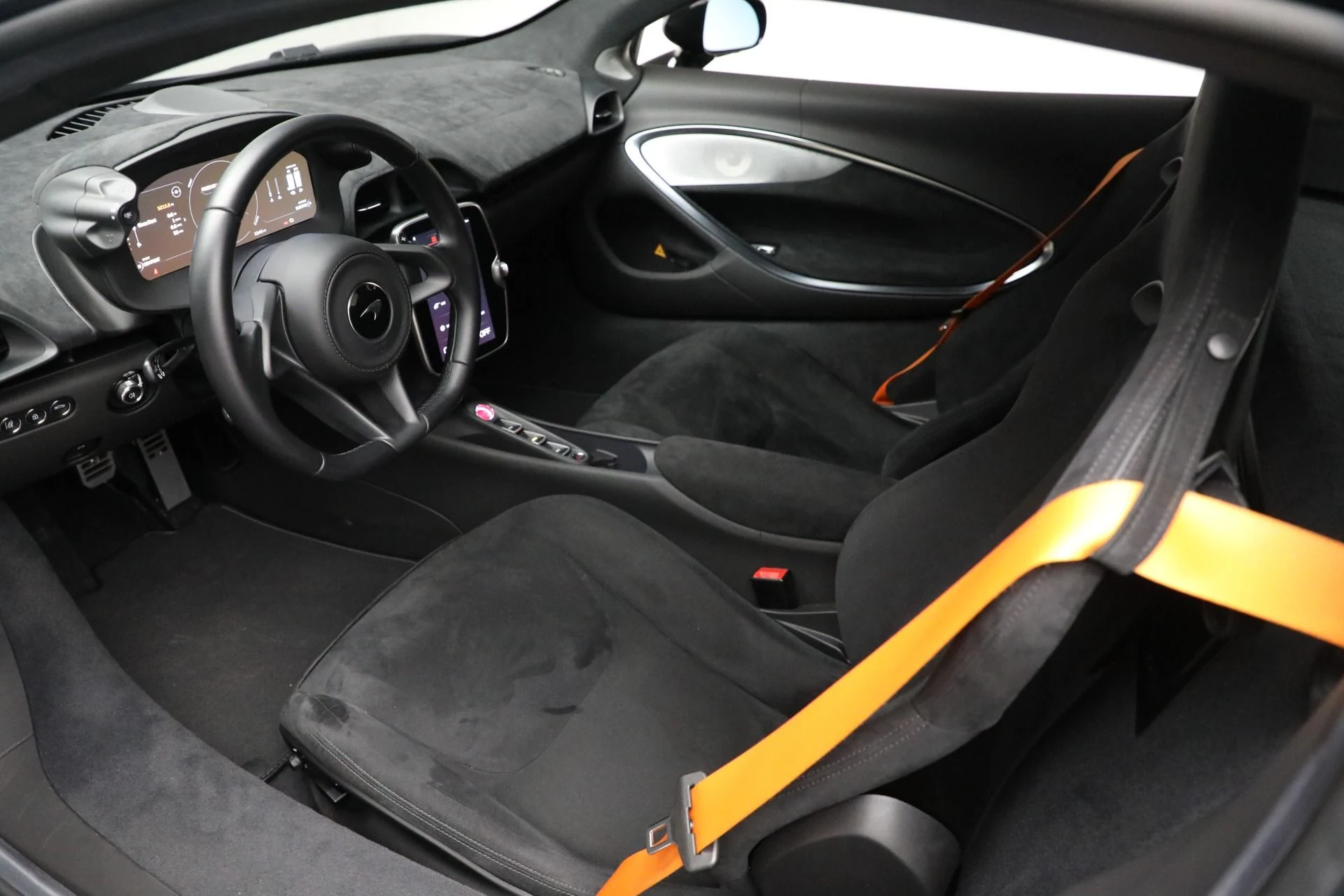 mph022_1797151729_Used_2023_Mc_Laren_Artura_cbaee2ae29