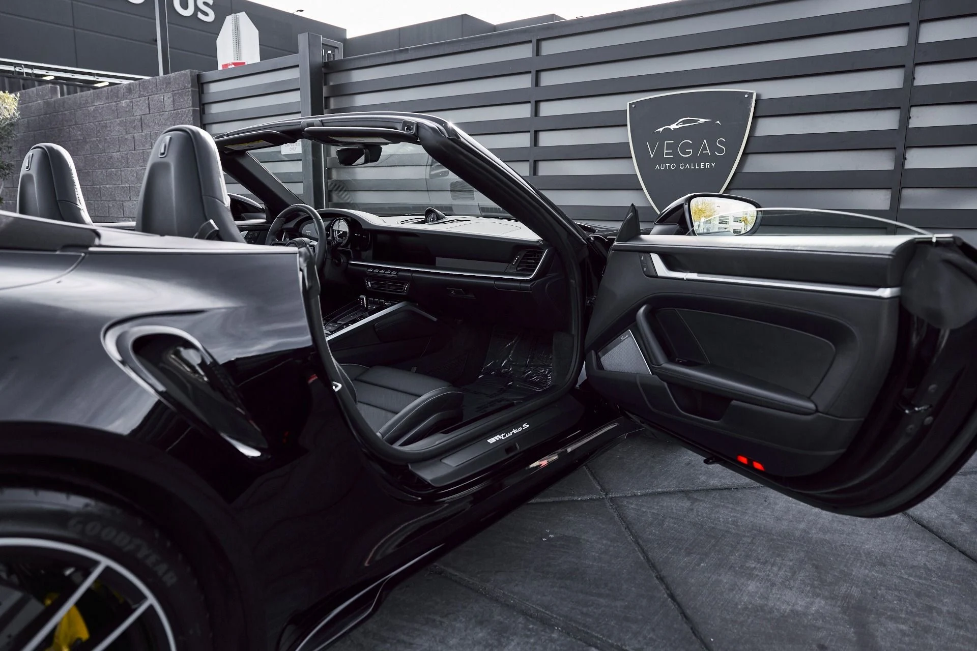 mph022_1802298083_Used_2022_Porsche_911_Turbo_S_1773939902_a486d81bfb