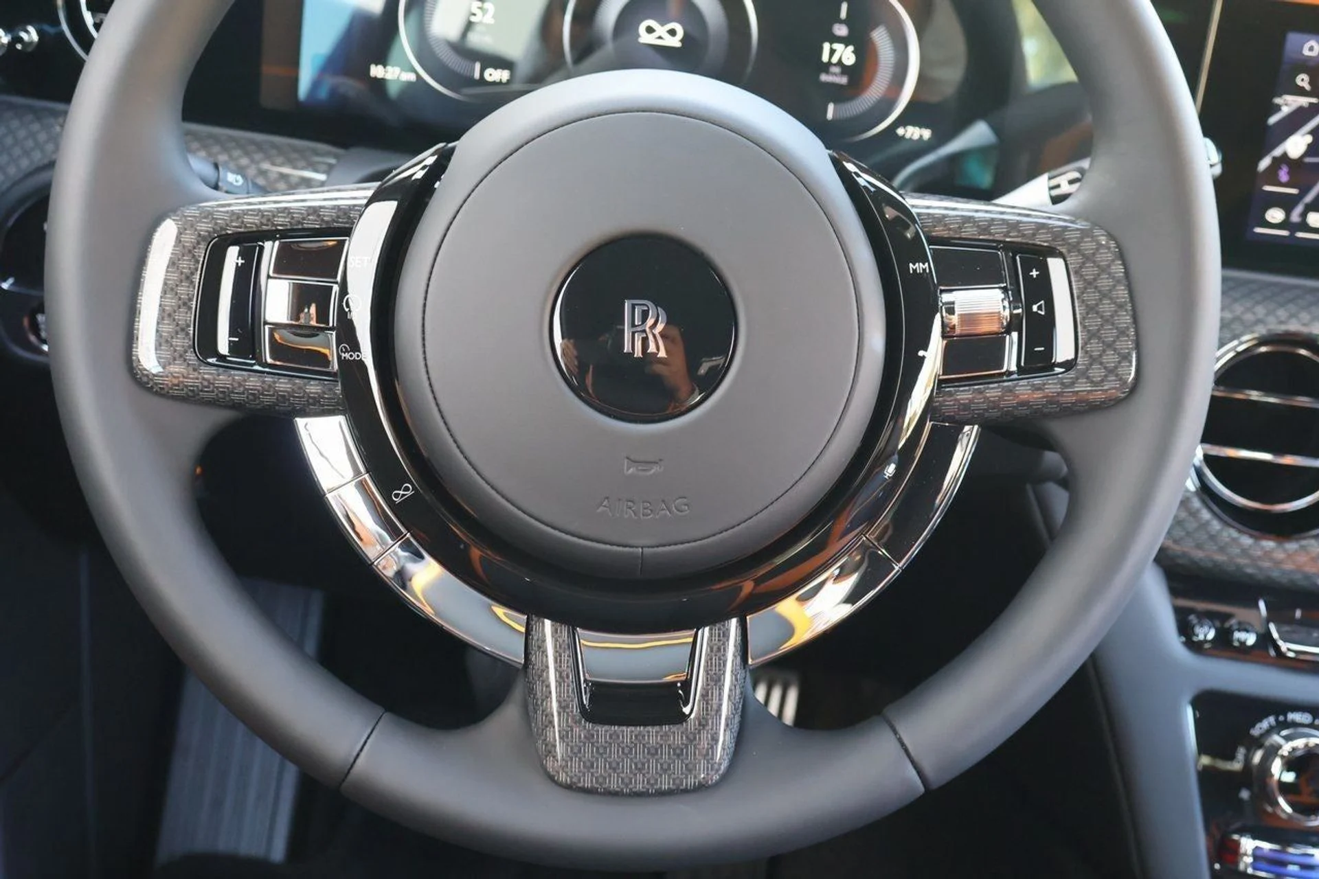 mph022_1810899129_23_da48efc6cd