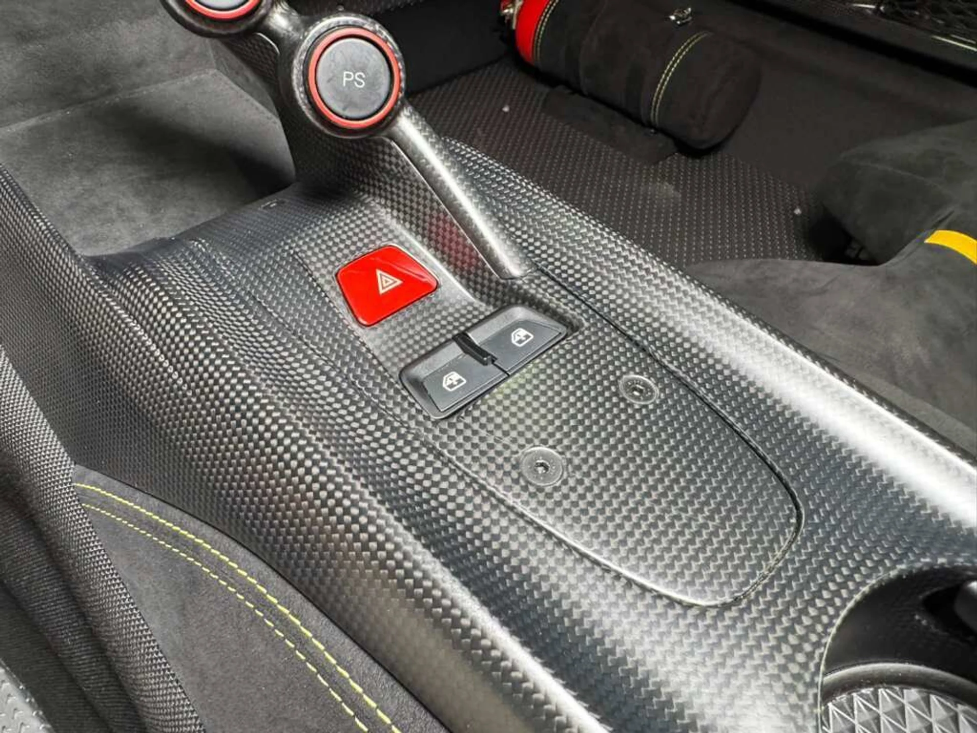 mph022_1812027152_0de03b593a58c9cccbd00684a00f1126_661ee2bb59