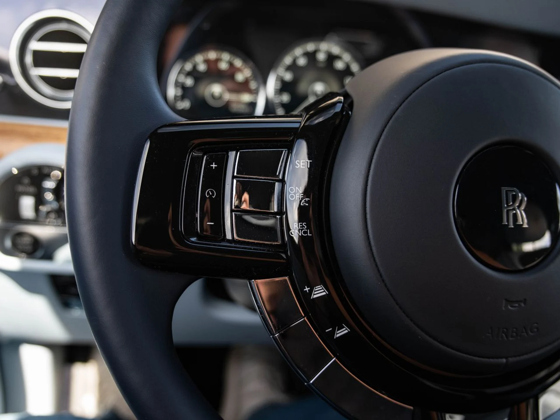 mph022_181358125_18c69cafe8242c64a27ee485539b6eeex_5d5ff781f9