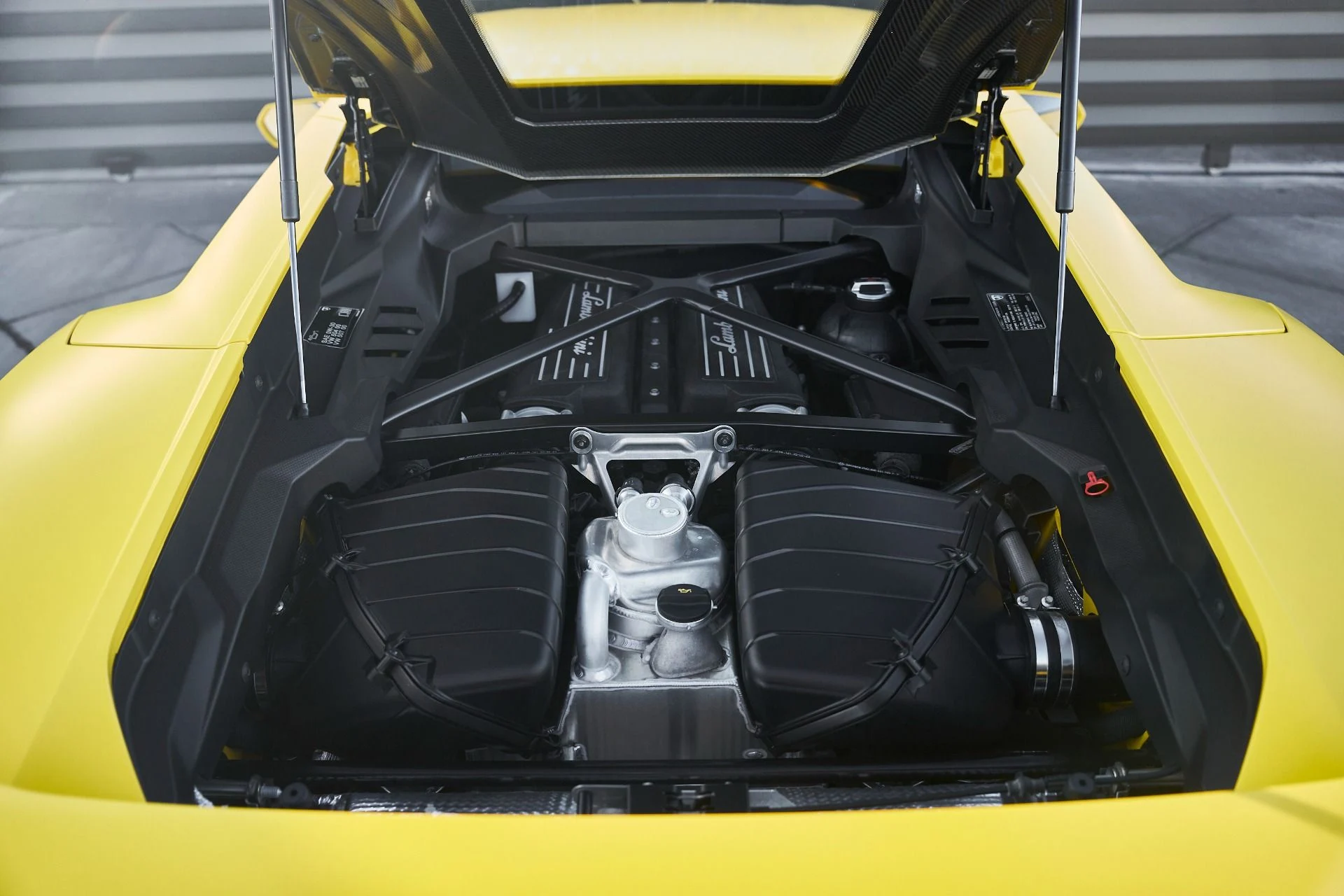 mph022_1816008062_Used_2023_Lamborghini_Huracan_Tecnica_Base_1765333490_30ebc86f44