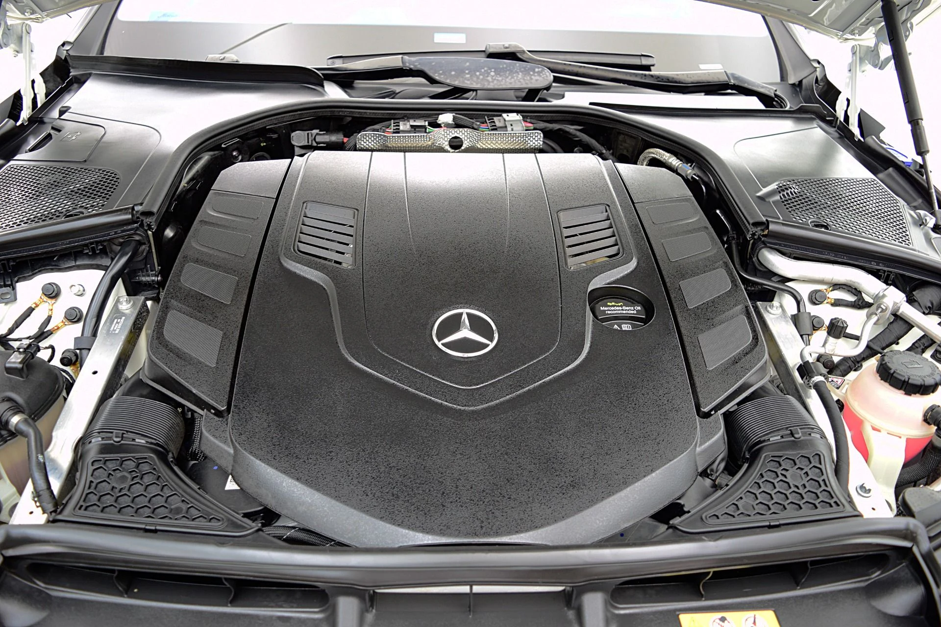 mph022_1817028554_Used_2022_Mercedes_Benz_S_Class_Mercedes_Maybach_S_580_4_MATIC_1756221420_6e81ac13a3