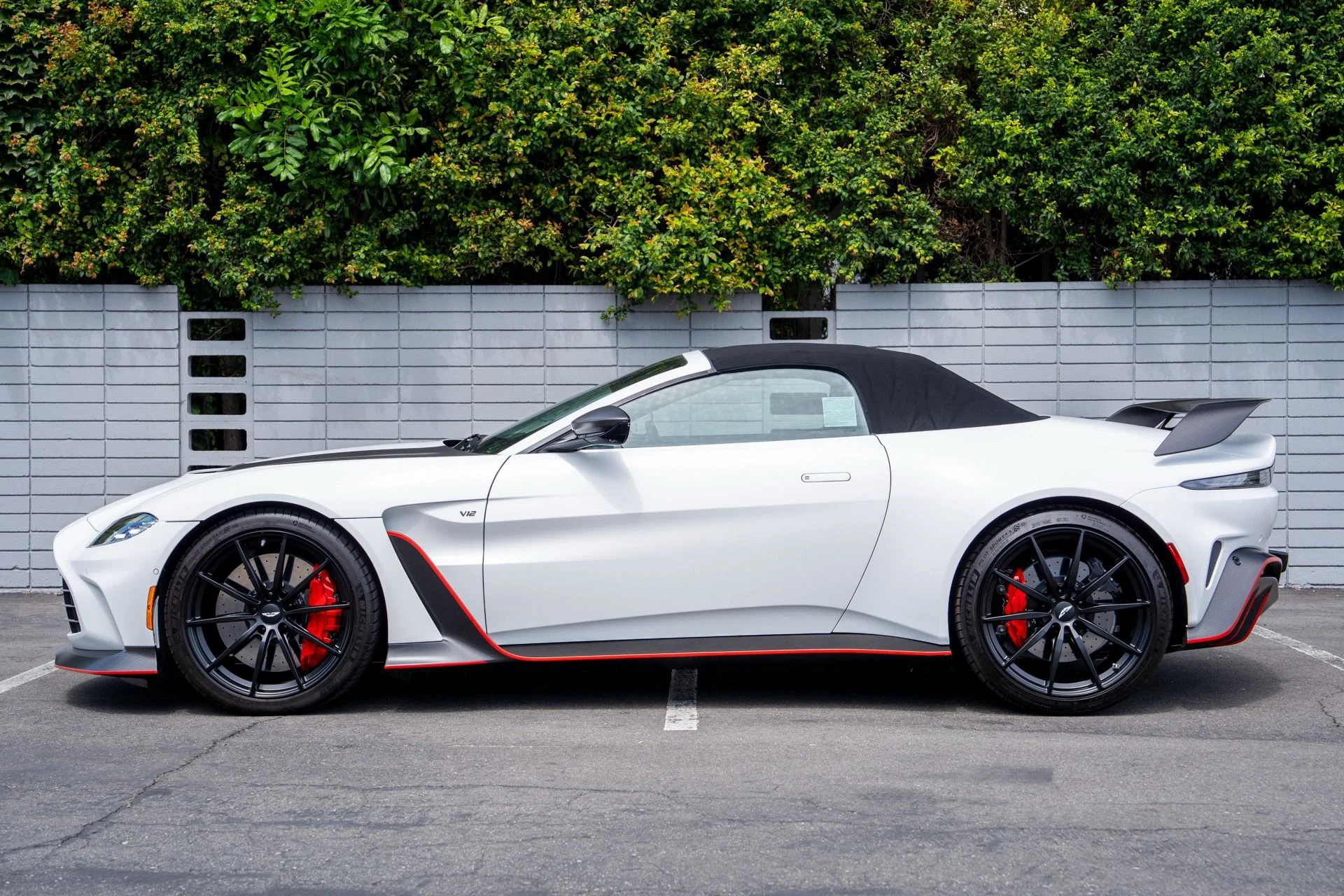 mph022_1817049324_Used_2023_Aston_Martin_Vantage_V12_1750781879_27a7a8dfe1