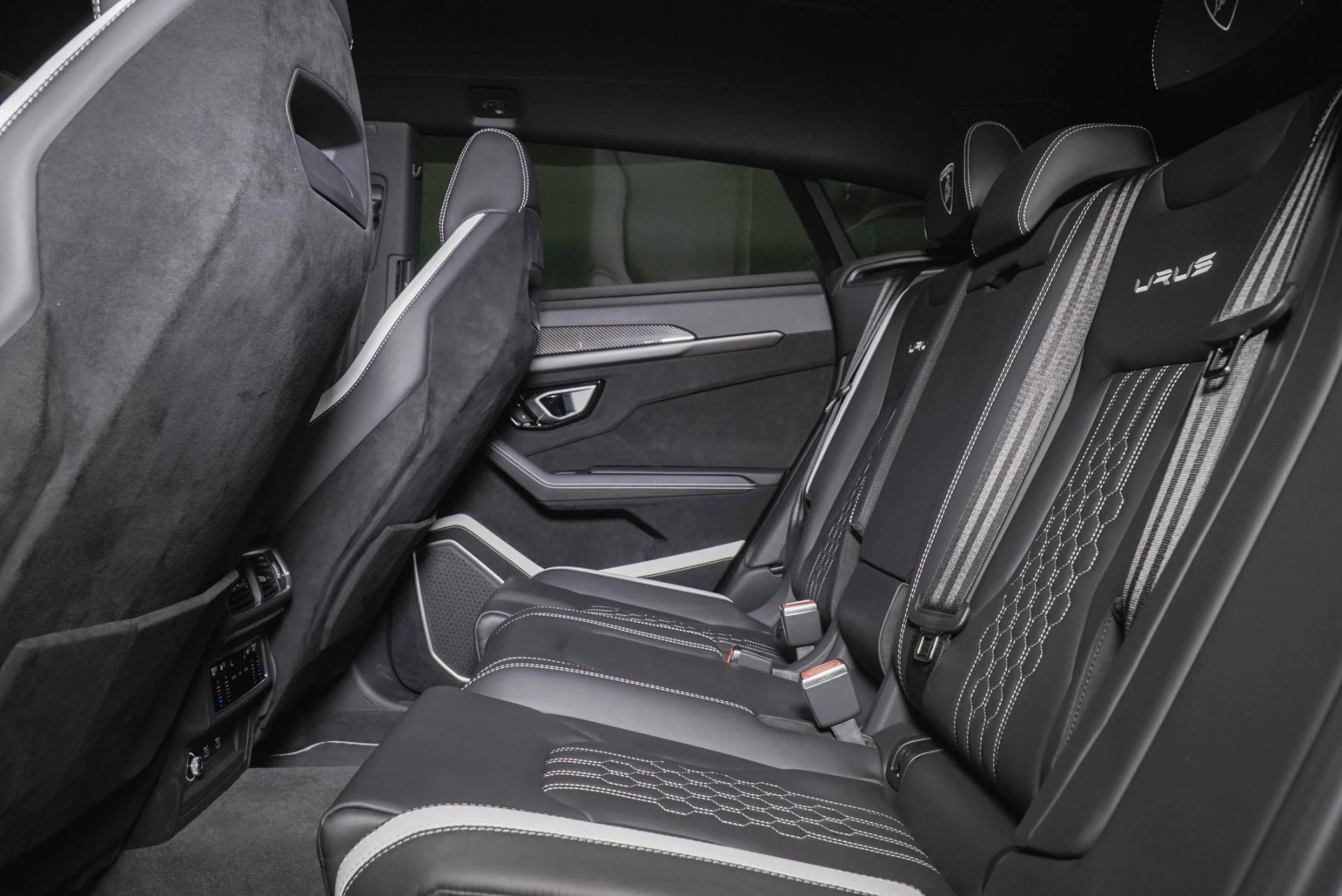 mph022_1817438802_Used_2024_Lamborghini_Urus_Performante_1788650545_77361cda91