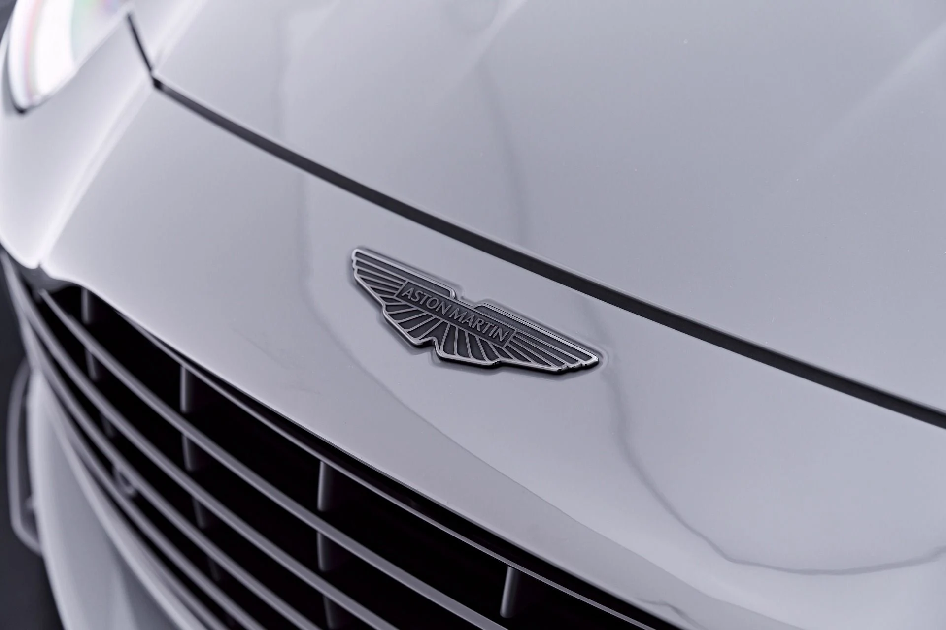 mph022_1817760312_Used_2024_Aston_Martin_DB_12_1781813786_81bce672ee
