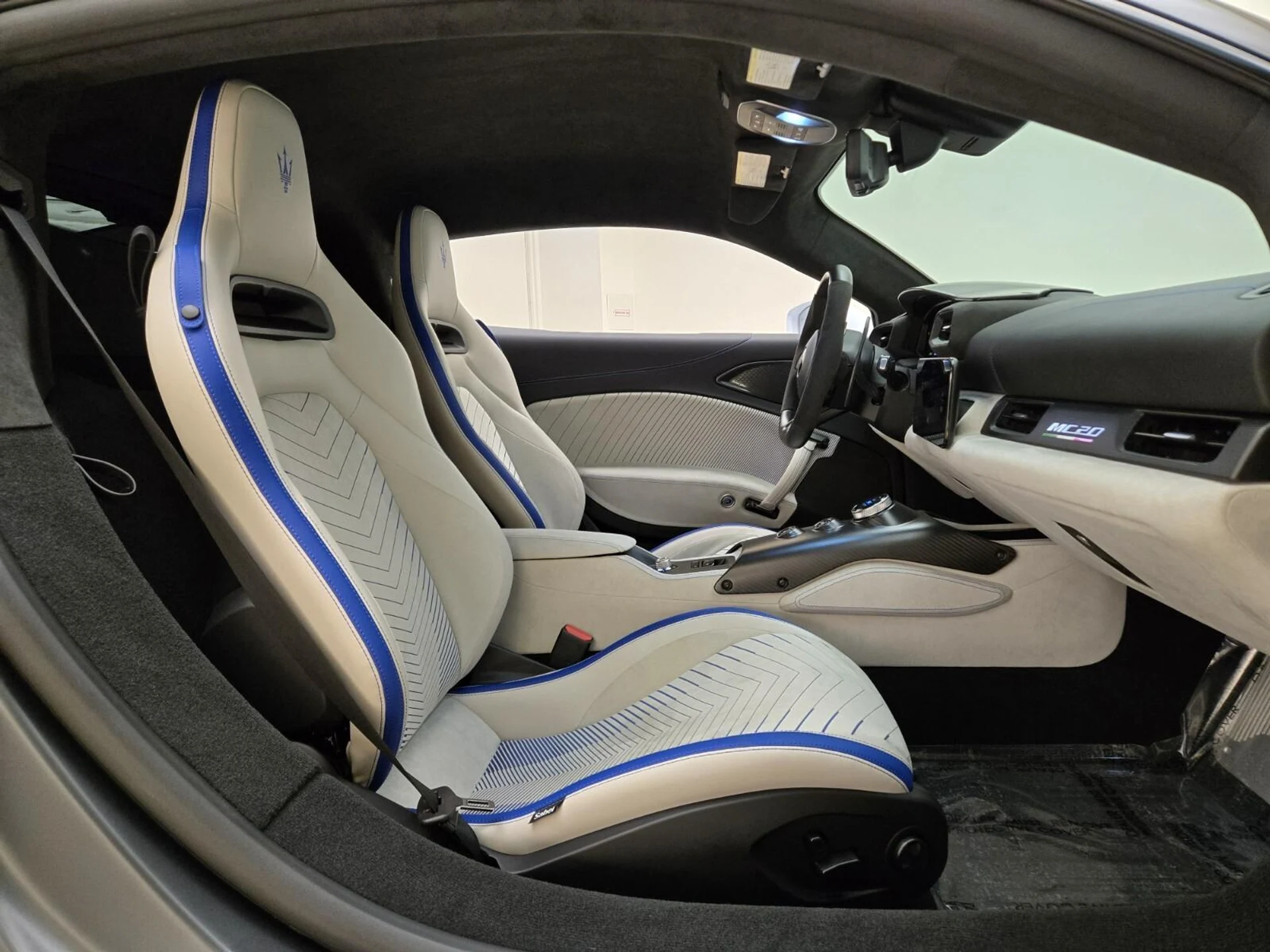 mph022_1818252581_Used_2023_Maserati_MC_20_1762849616_849d7b5aeb