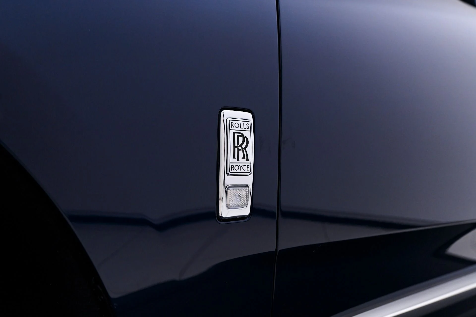 mph022_1818721871_Used_2025_Rolls_Royce_Cullinan_Base_1755895153_3b3d5a4c4d