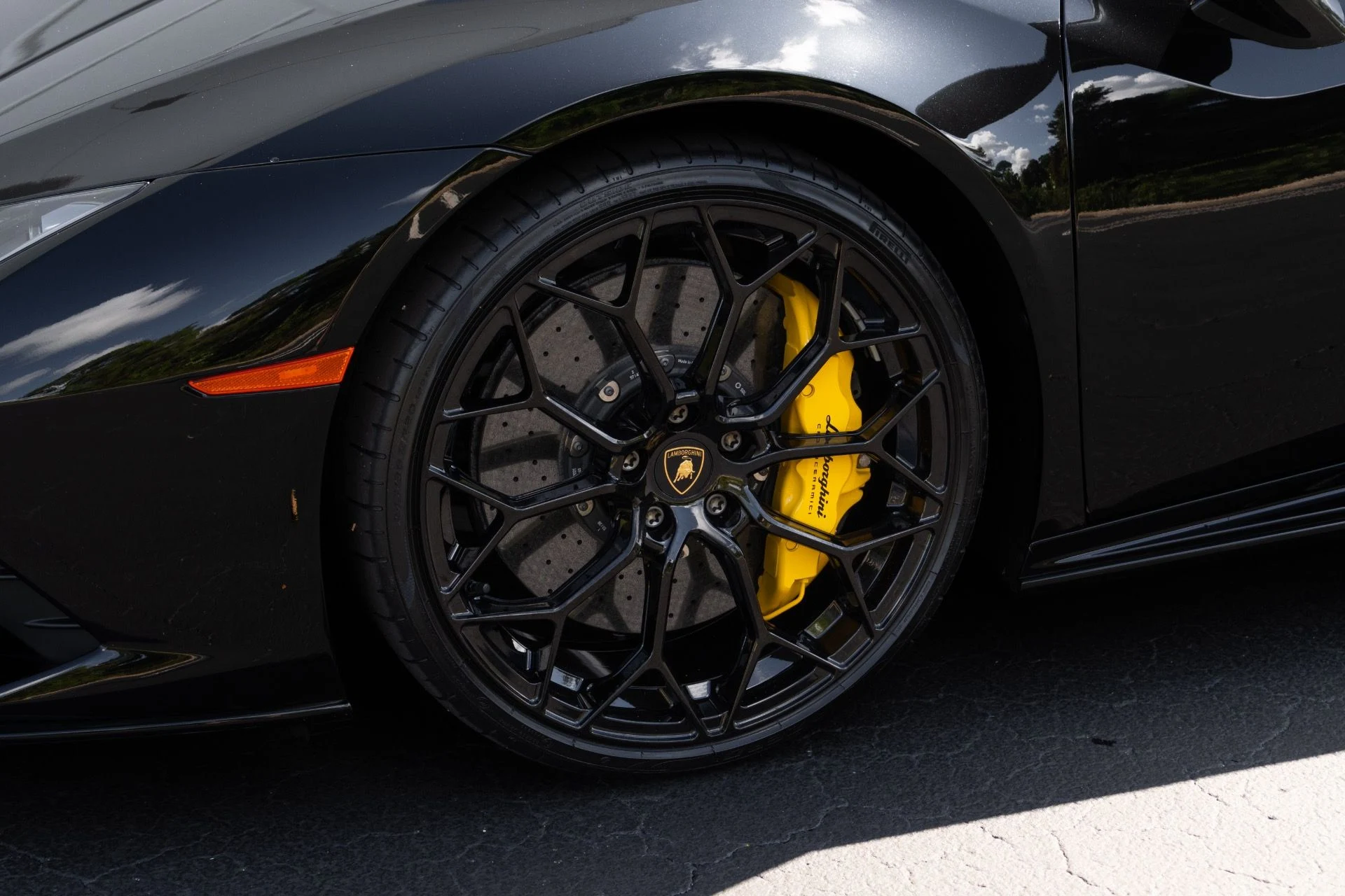 mph022_1822042530_Used_2022_Lamborghini_Huracan_EVO_1764129423_34024d6bc8