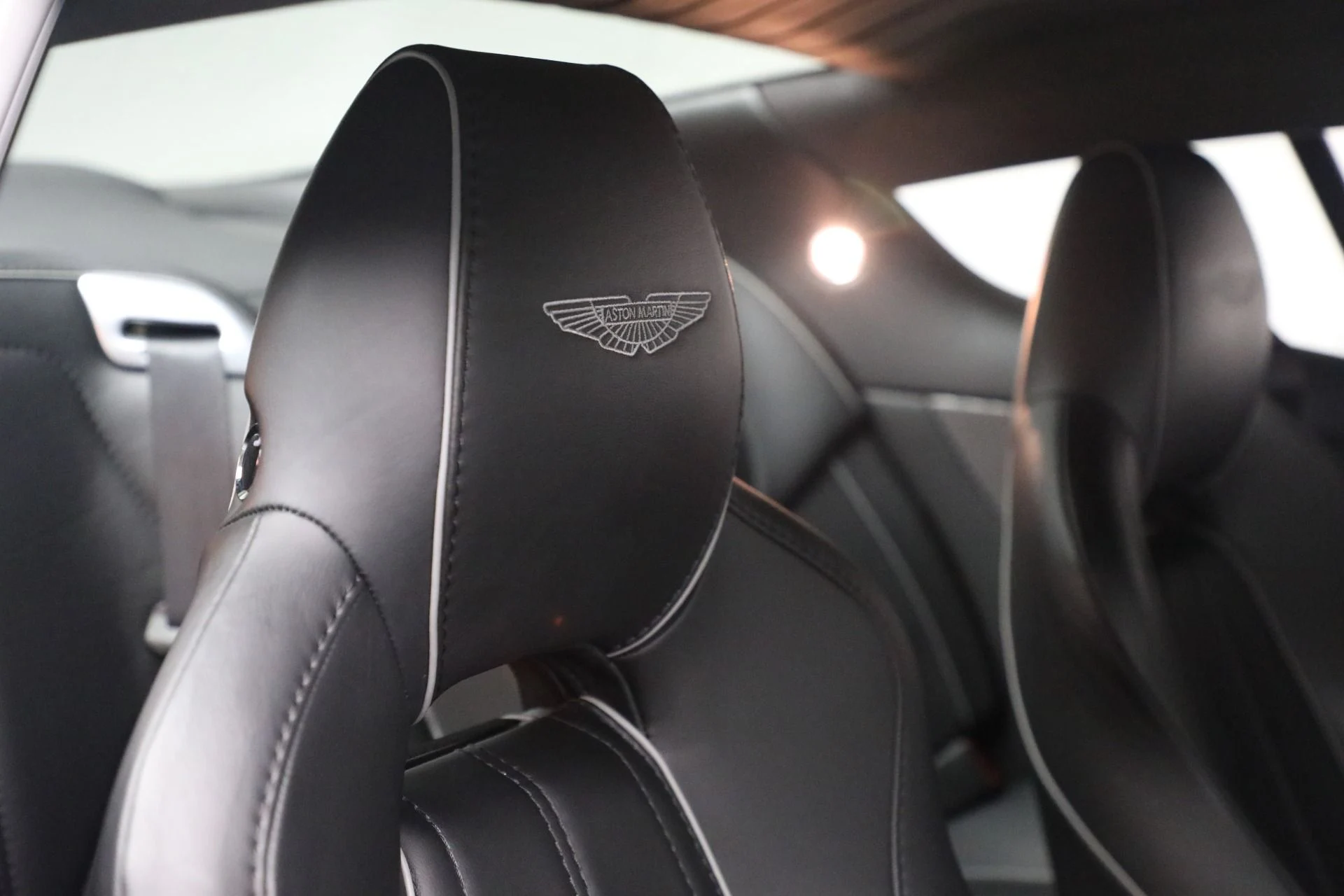 mph022_1829712333_Used_2015_Aston_Martin_DB_9_Carbon_Edition_9ead19a68f