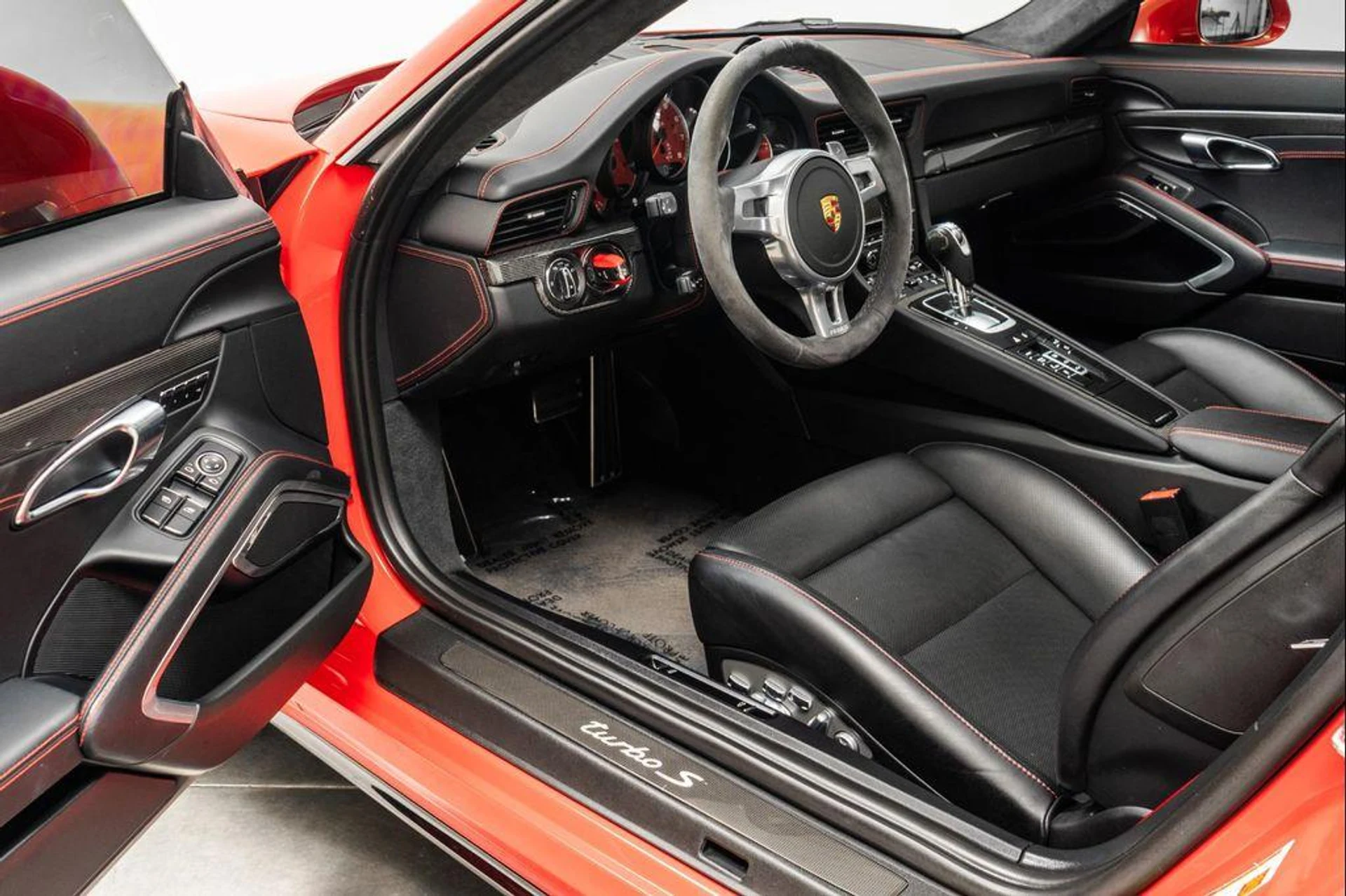 mph022_1831820401_ca_T_Erf_Jq_Jlg_V_ZE_0a_V0_X6_Ni_Su_M_972ef9fd6b